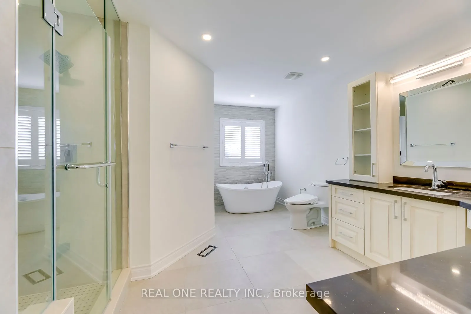 5523 Freshwater Drive