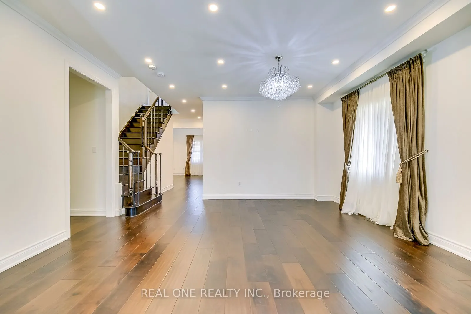 5523 Freshwater Drive