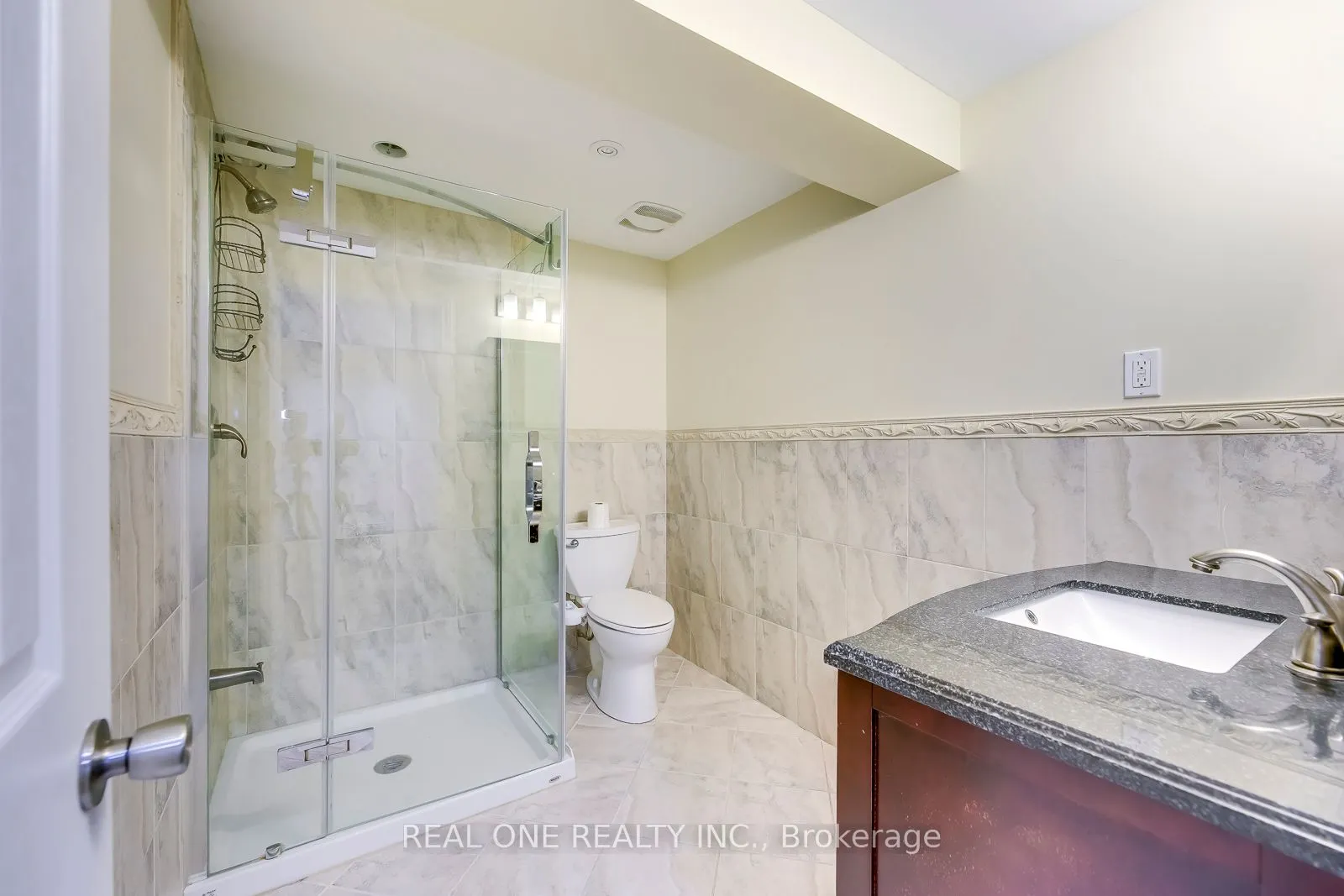 5523 Freshwater Drive