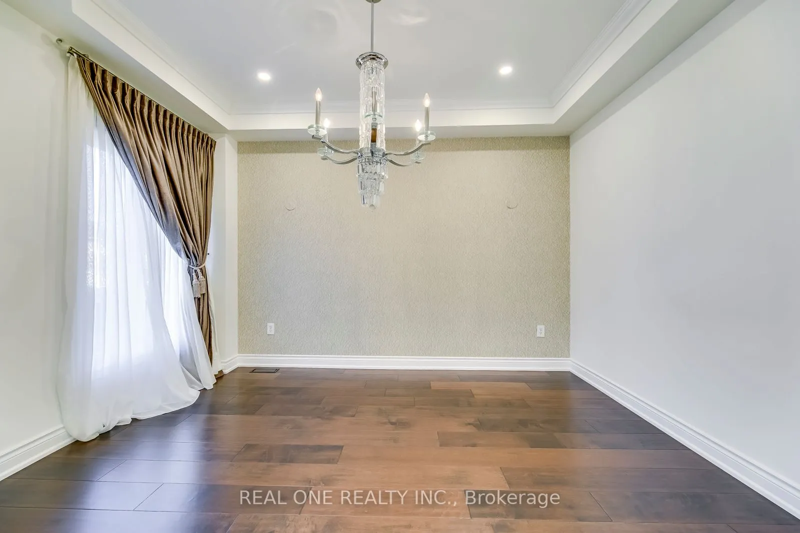 5523 Freshwater Drive