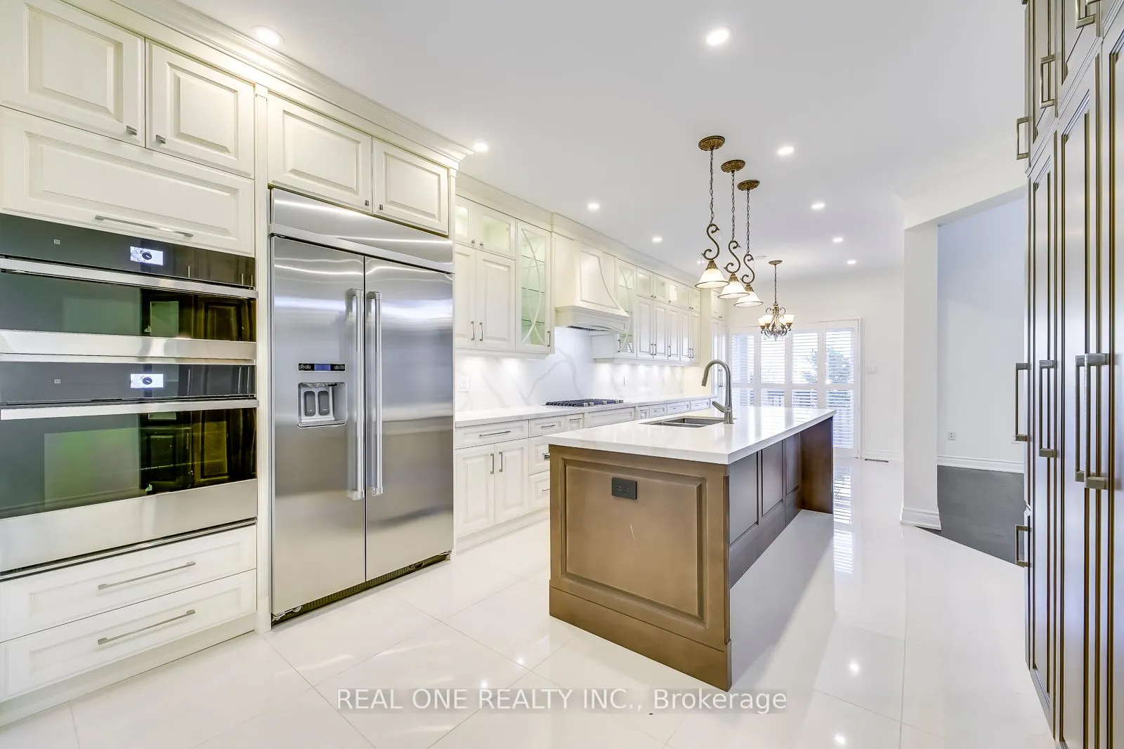 5523 Freshwater Drive