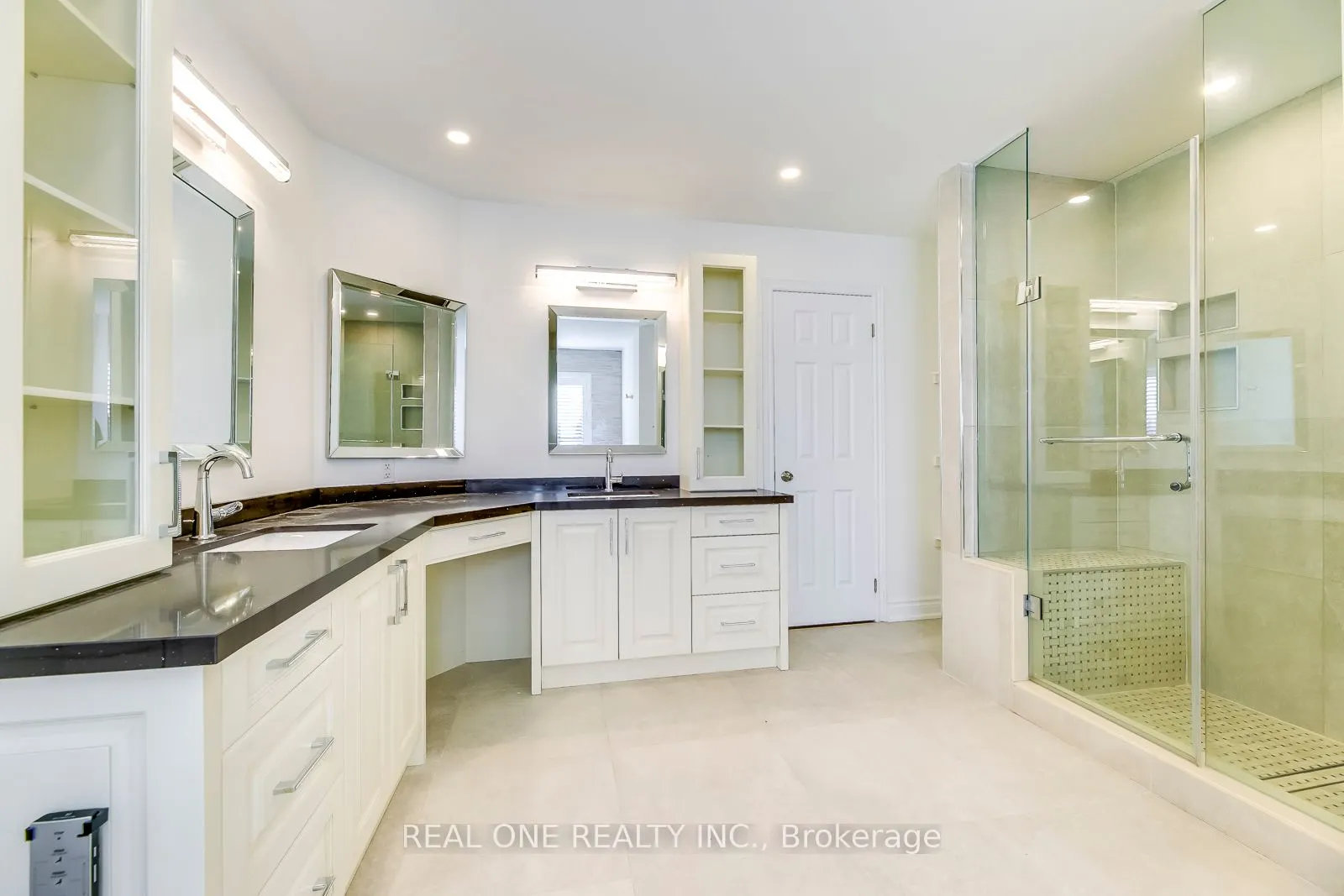 5523 Freshwater Drive