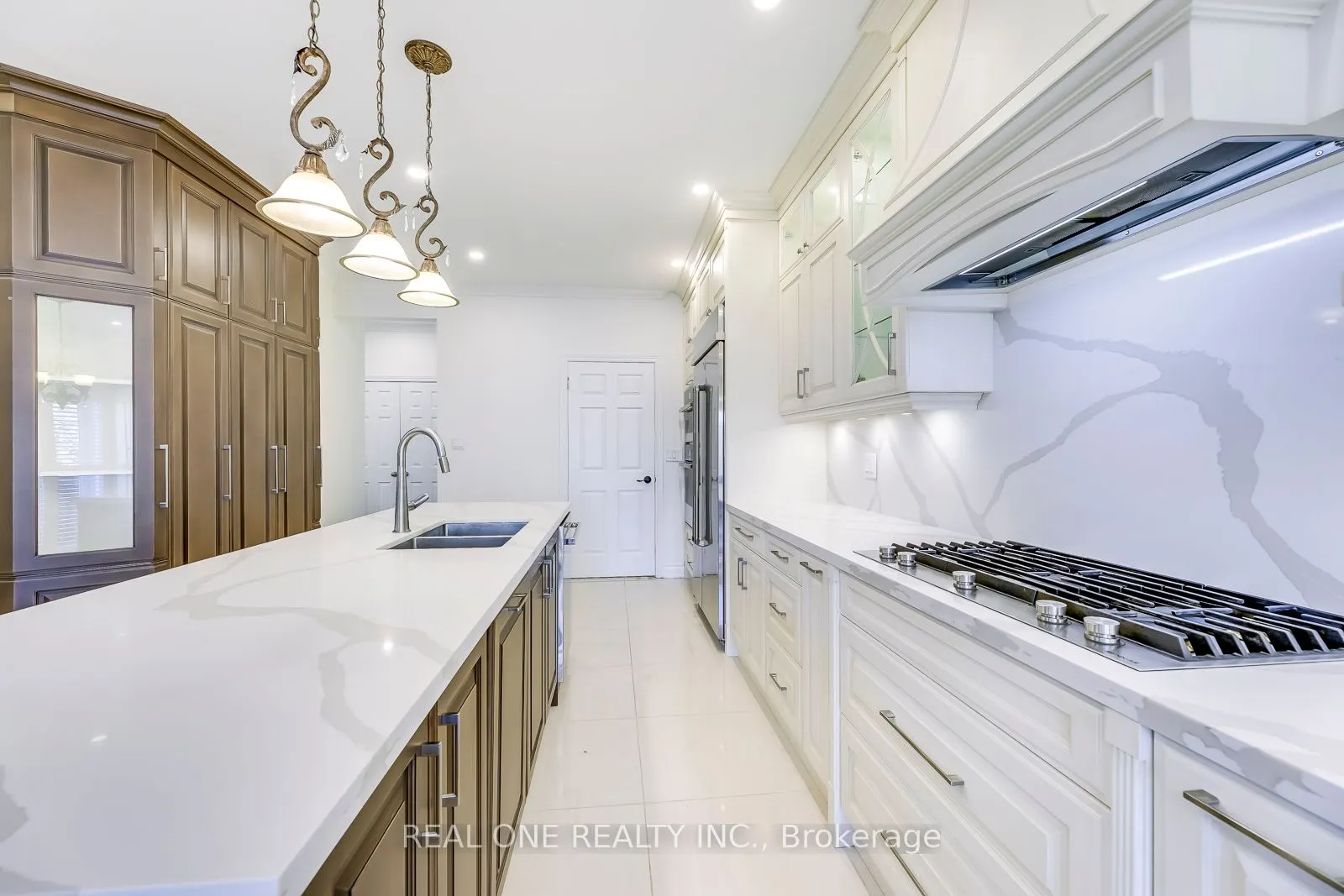 5523 Freshwater Drive