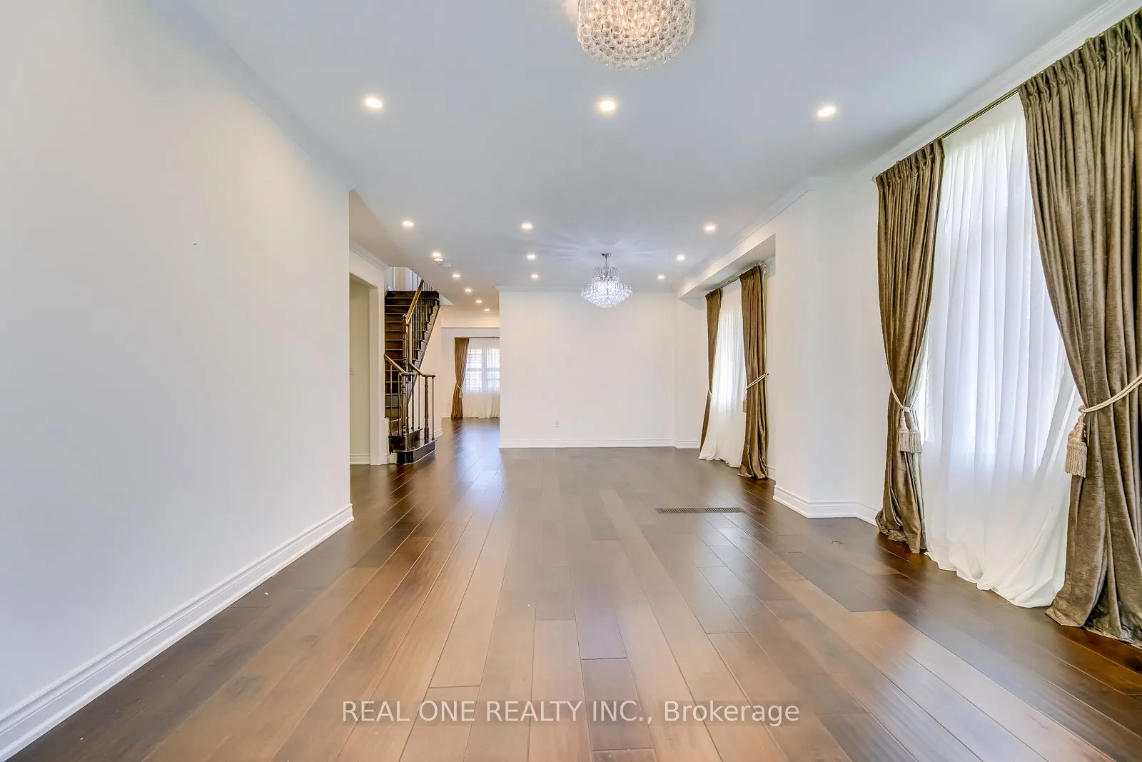 5523 Freshwater Drive