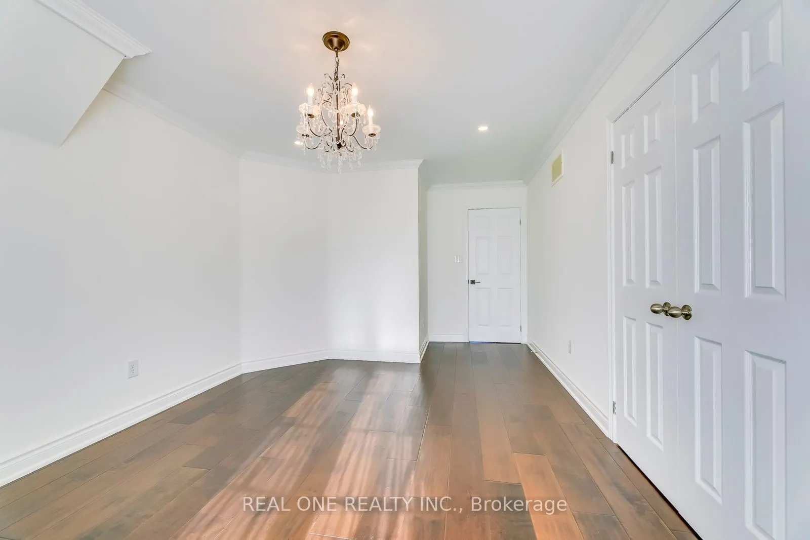 5523 Freshwater Drive