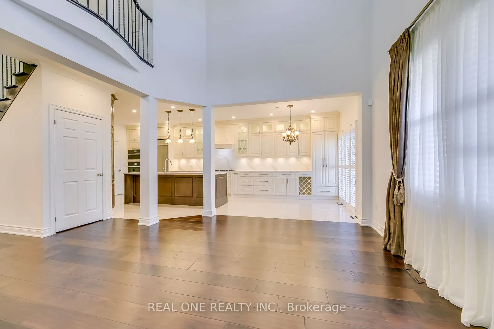 5523 Freshwater Drive