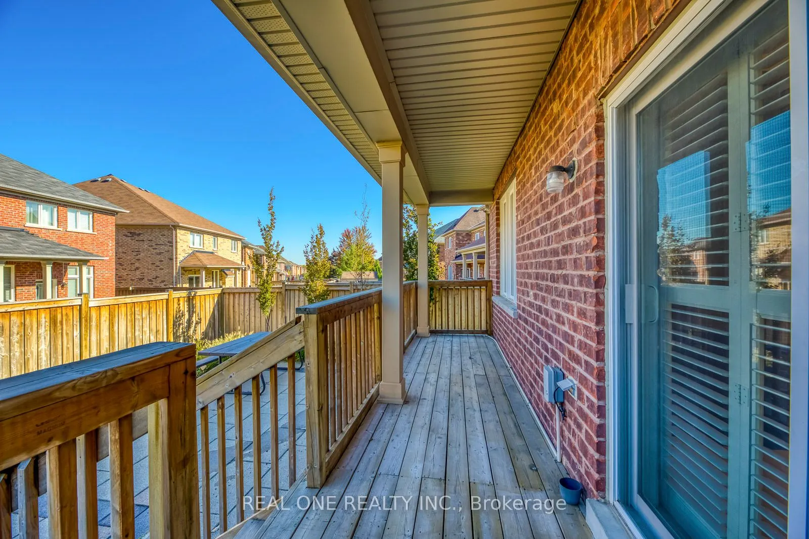 5523 Freshwater Drive