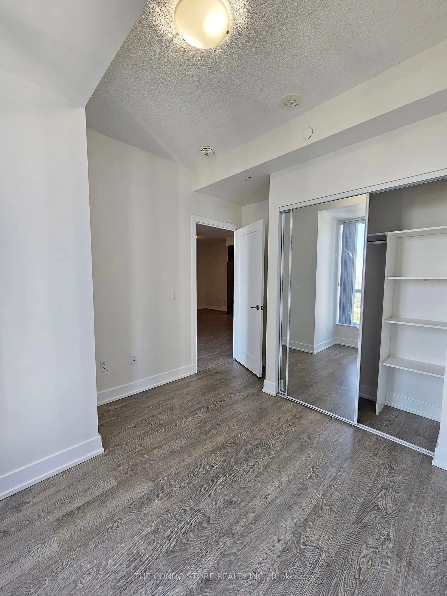 7 Mabelle Avenue, #2106