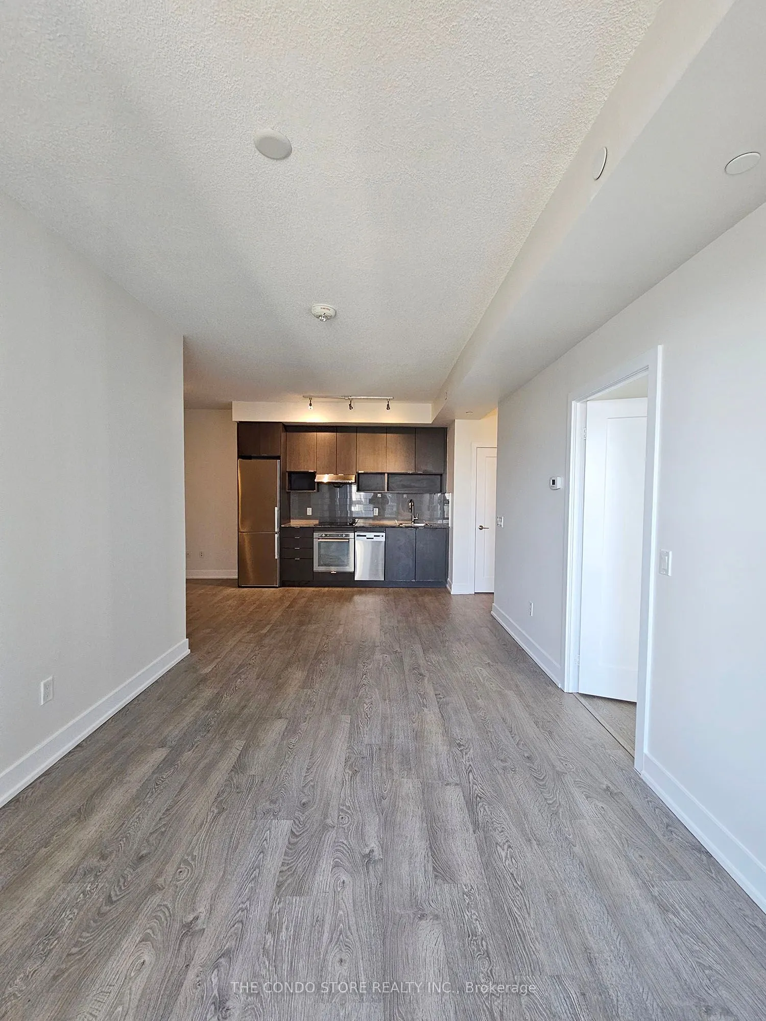 7 Mabelle Avenue, #2106