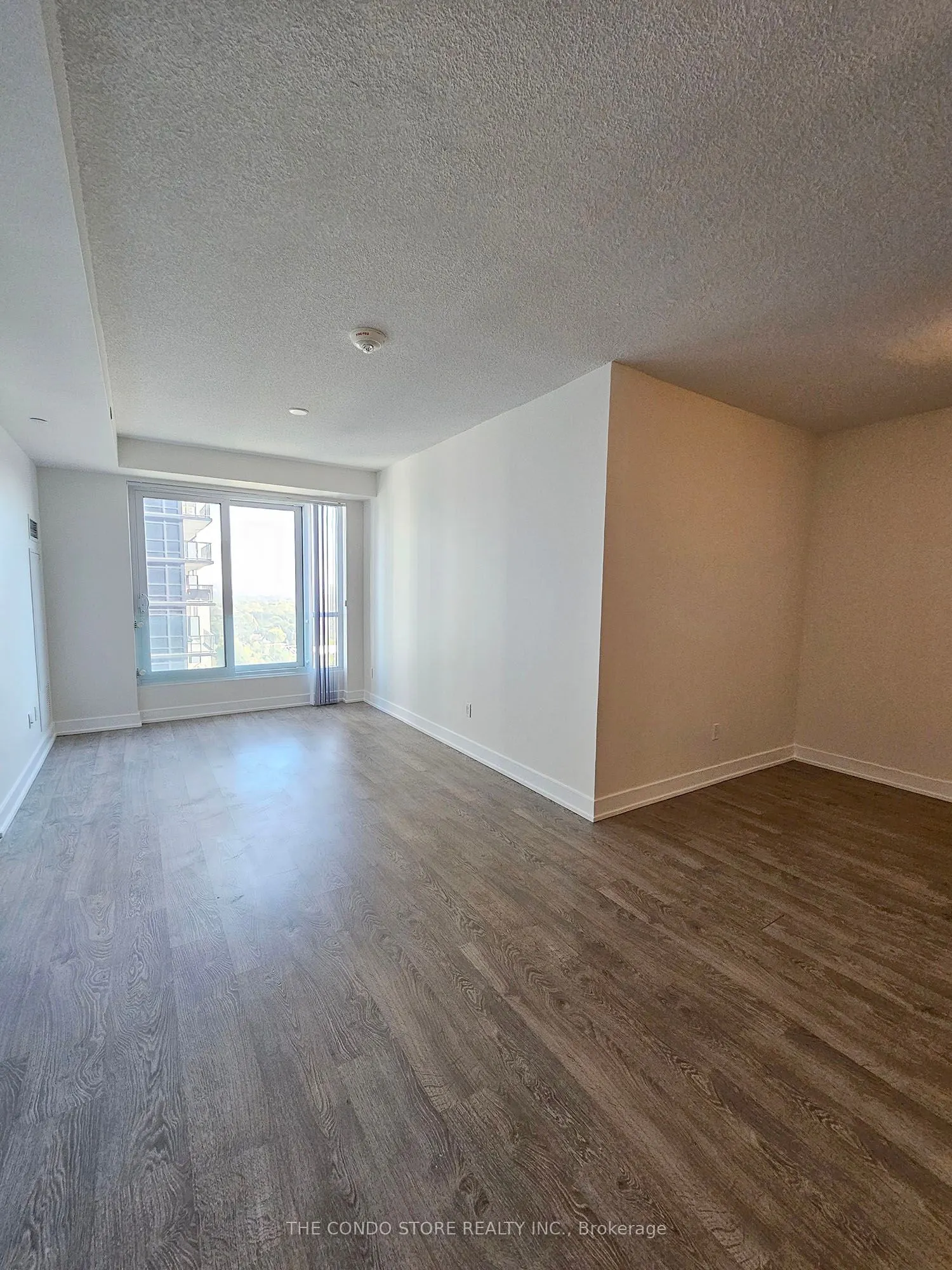 7 Mabelle Avenue, #2106