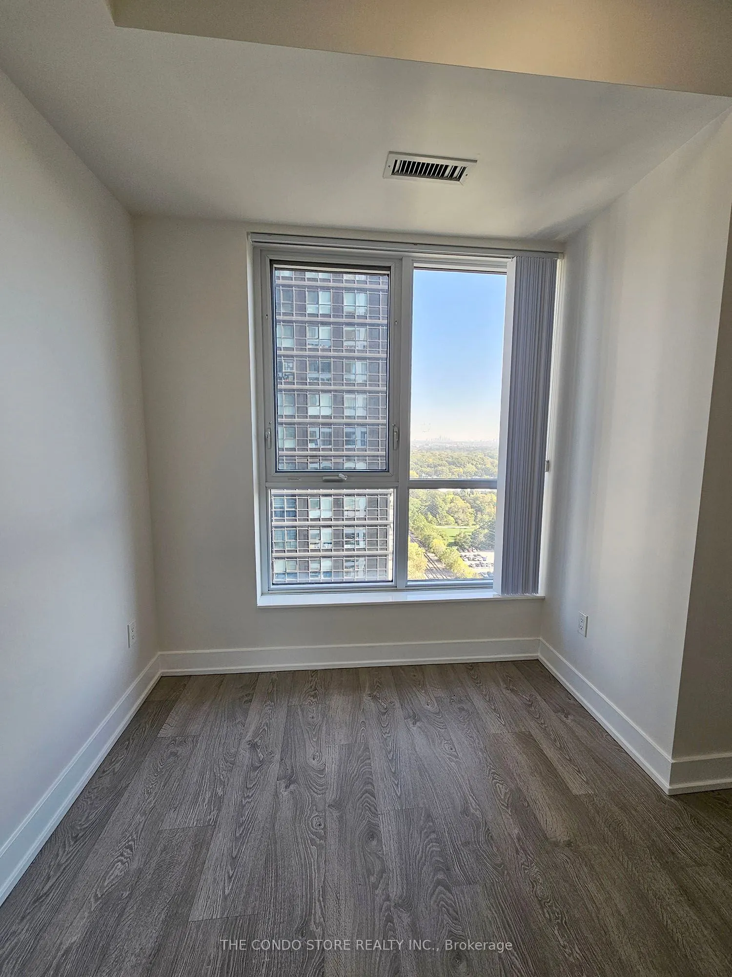 7 Mabelle Avenue, #2106