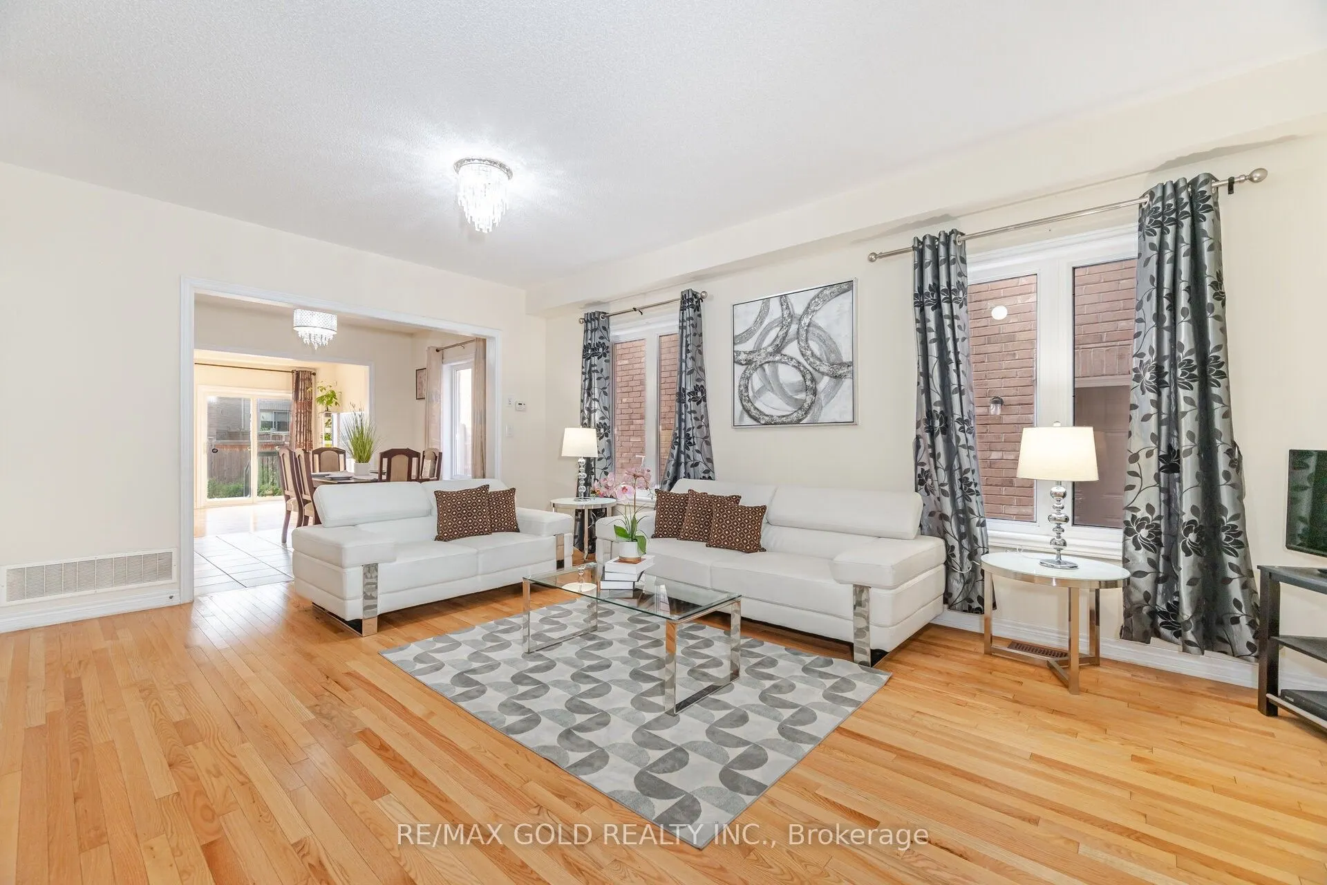 8 Washburn Road