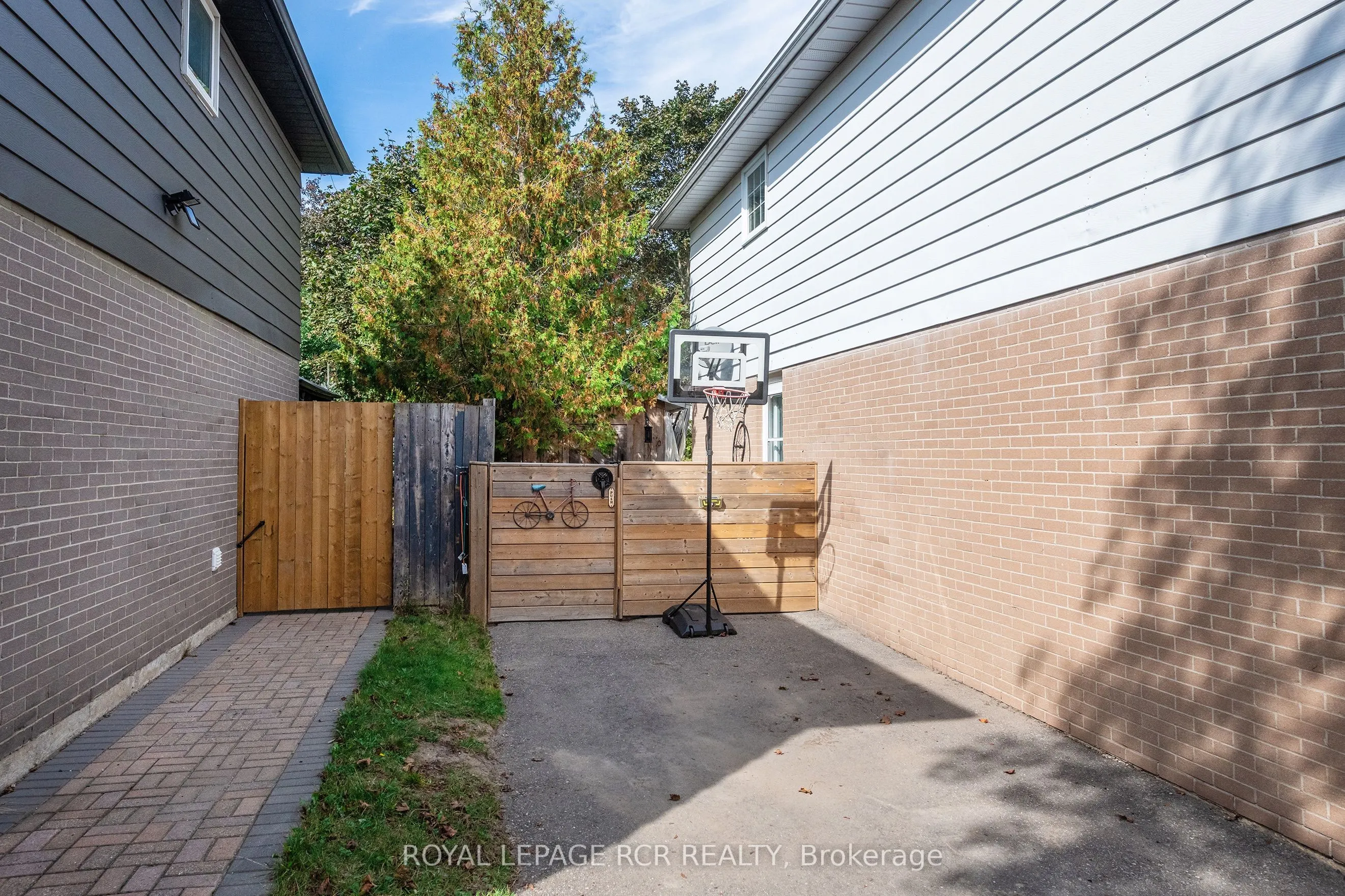 19 Carlton Drive