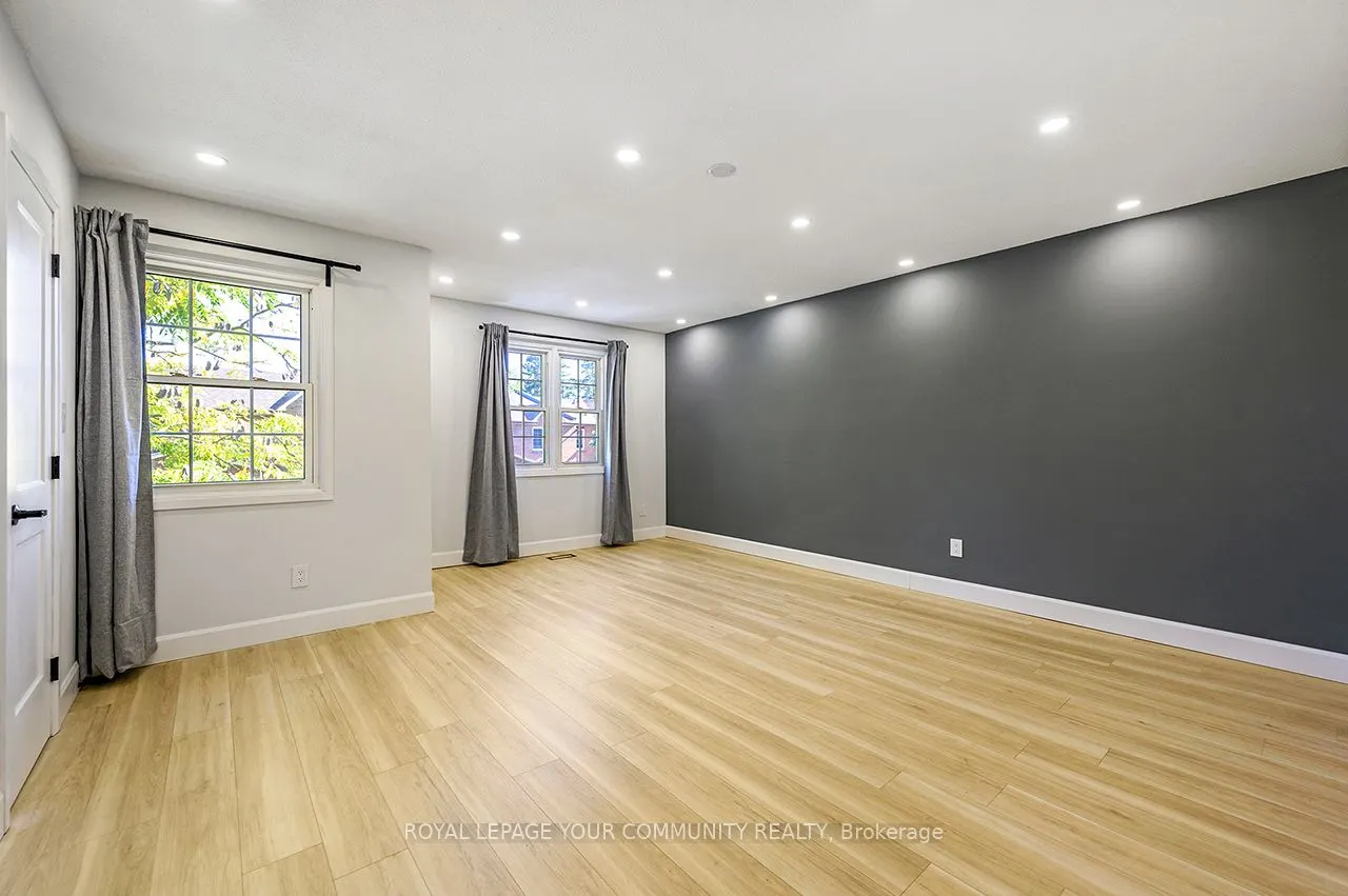 2120 Rathburn Road E, #102