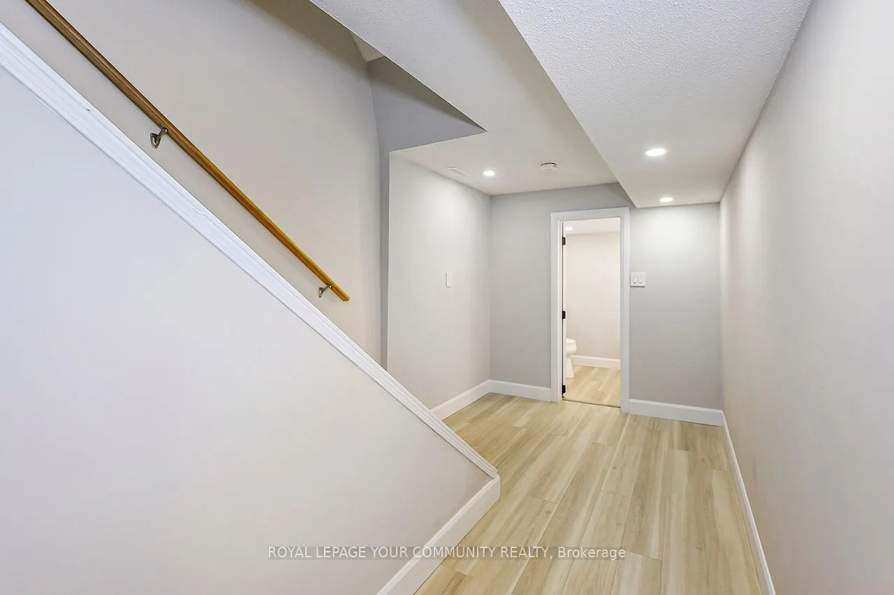 2120 Rathburn Road E, #102
