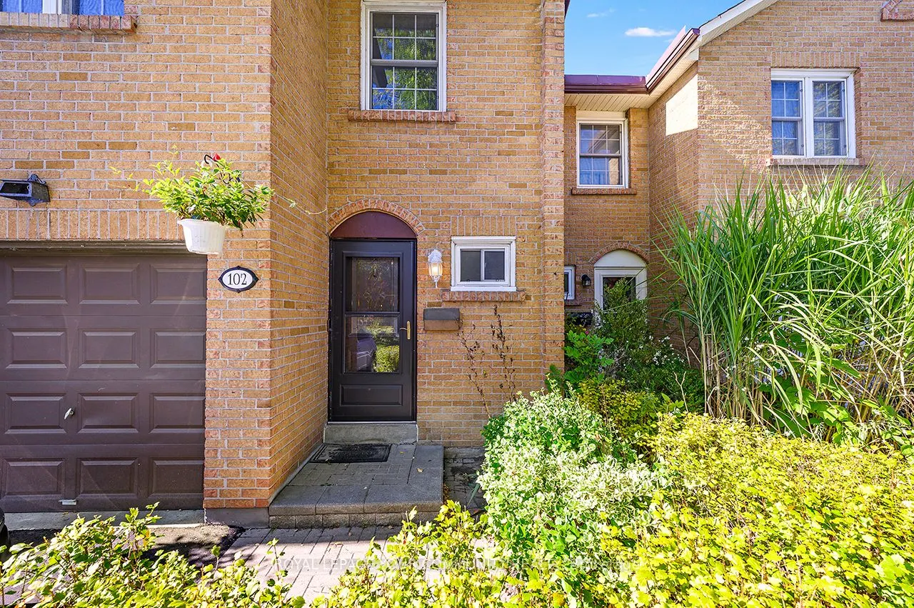 2120 Rathburn Road E, #102