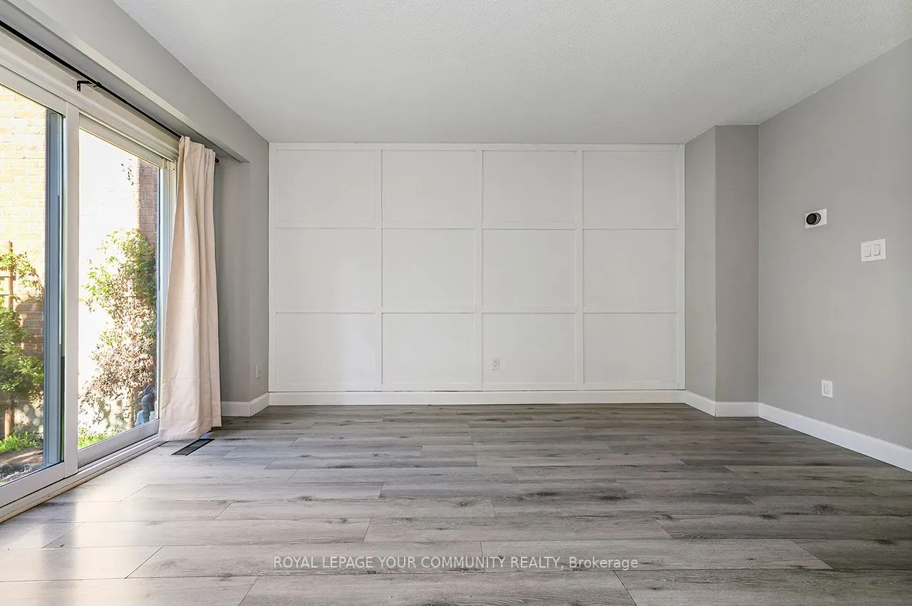 2120 Rathburn Road E, #102