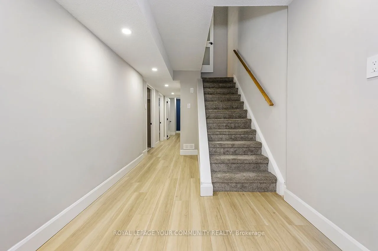2120 Rathburn Road E, #102