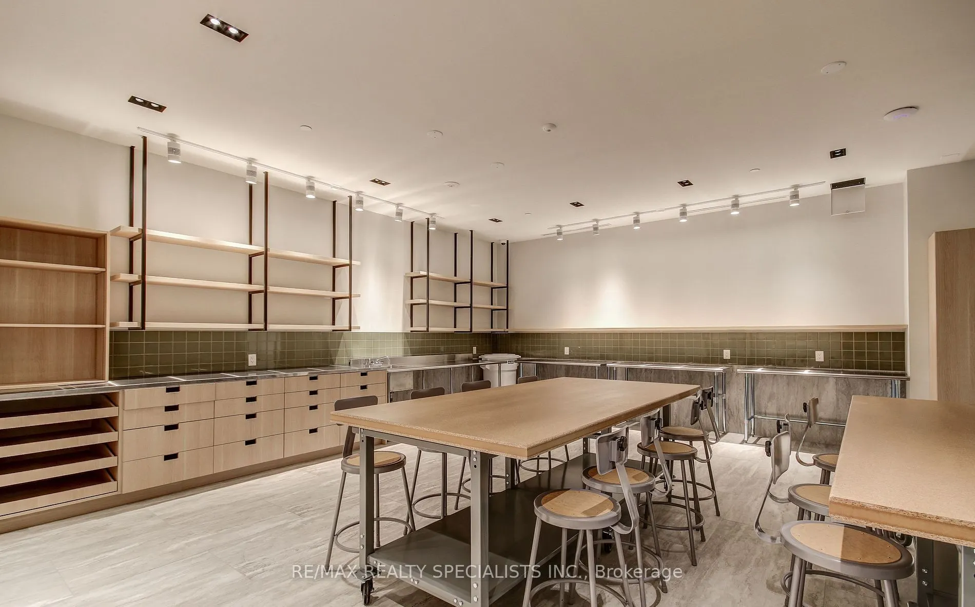 2485 Eglinton Avenue W, #1405