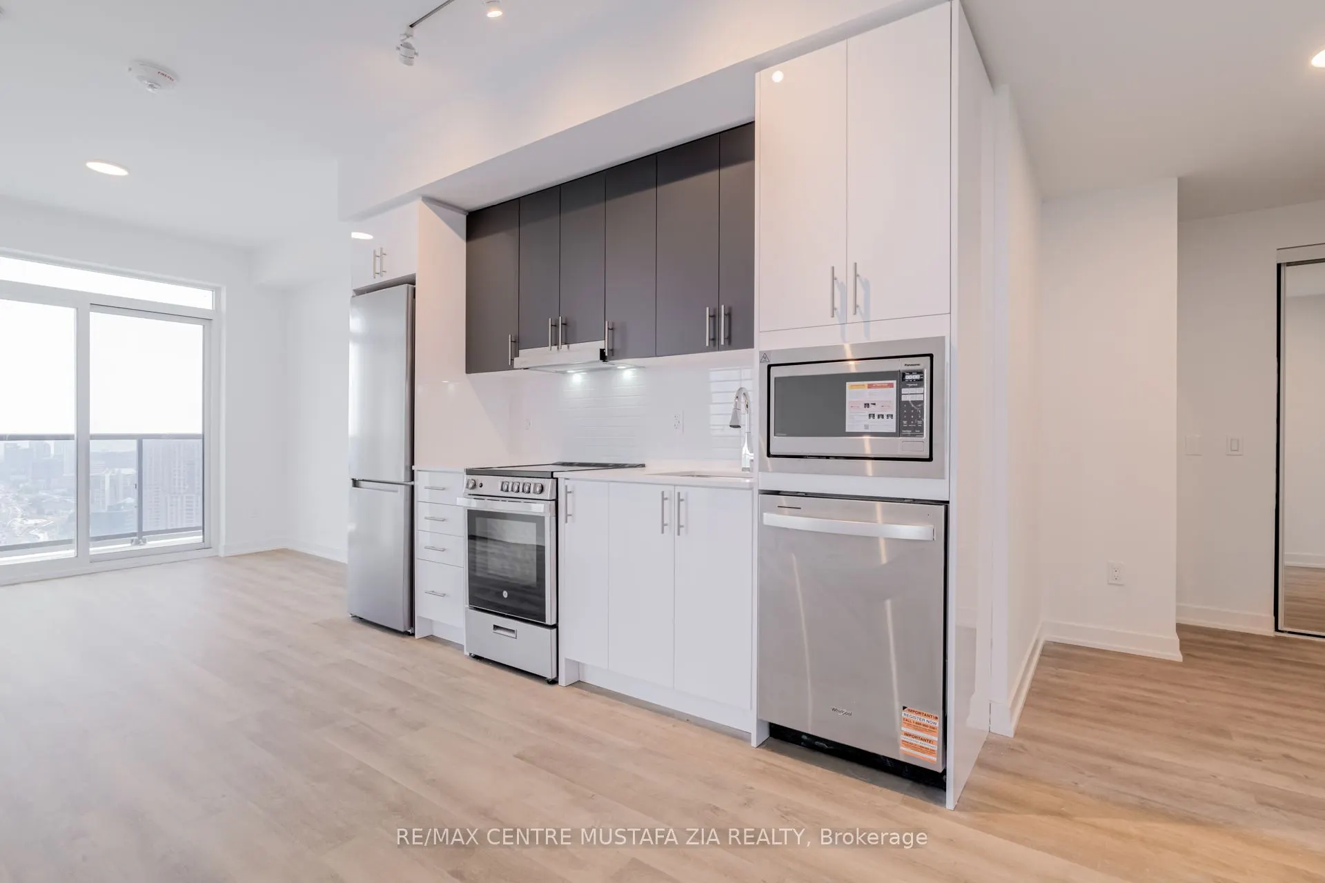 5105 Hurontario Street, #3202