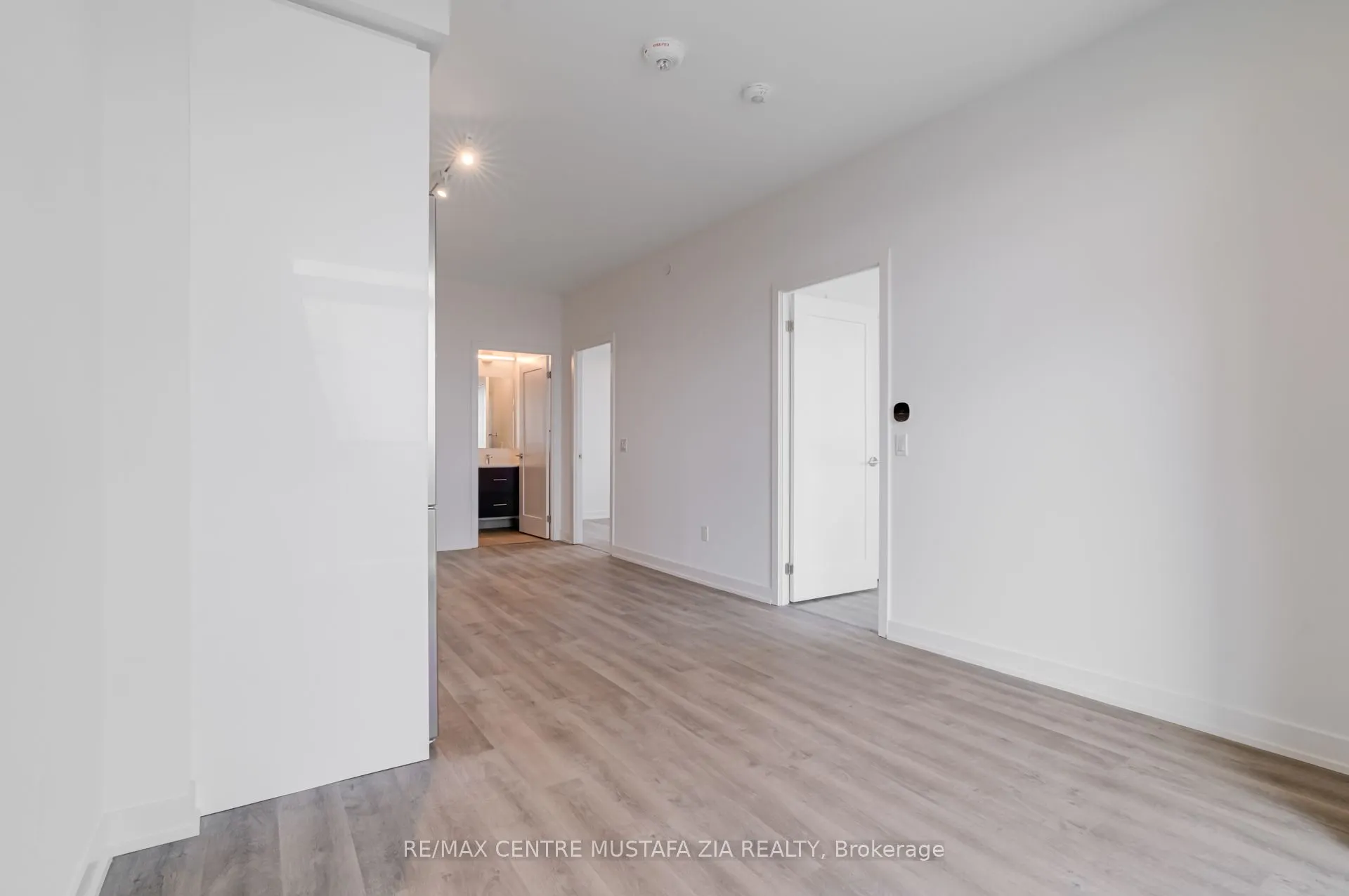 5105 Hurontario Street, #3202