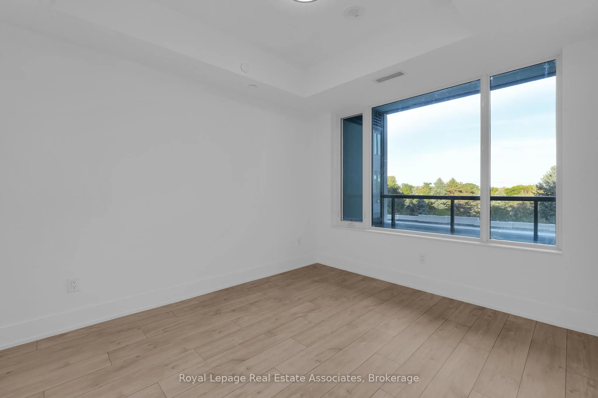 259 The Kingsway, #330
