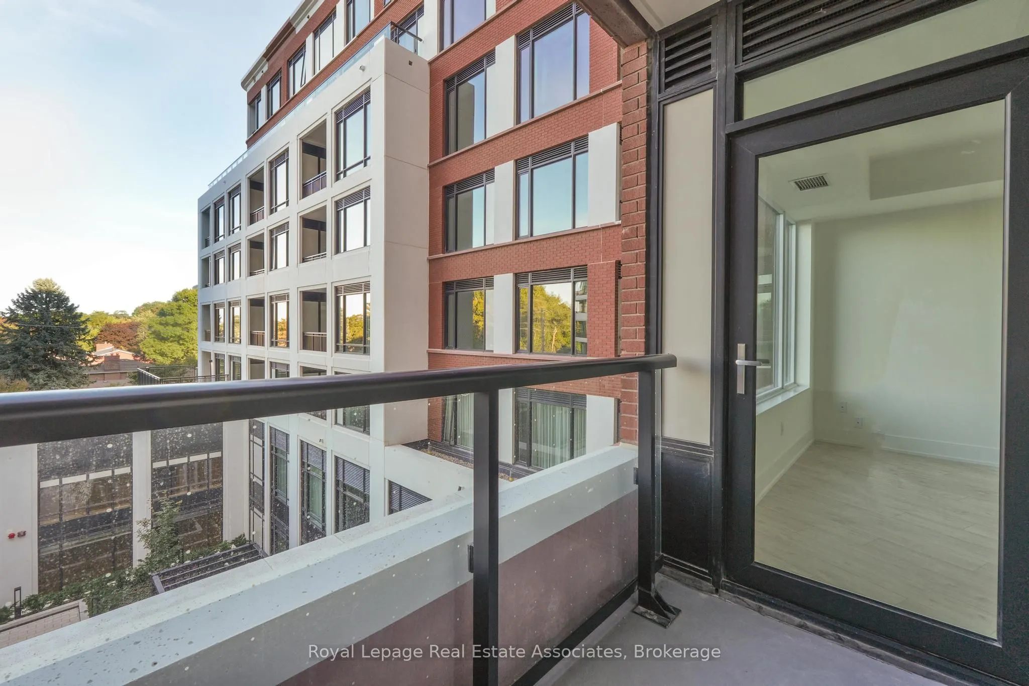 259 The Kingsway, #330