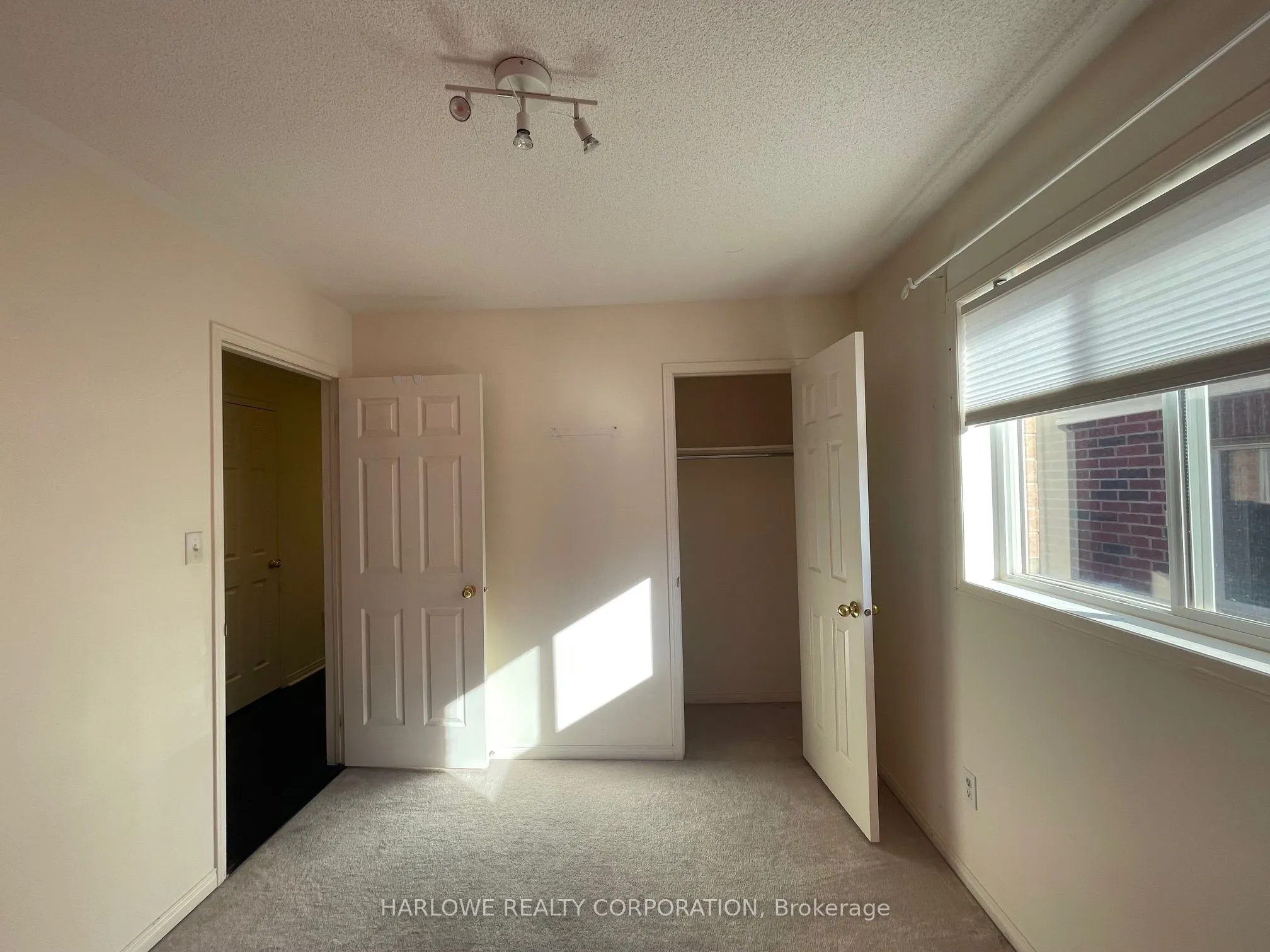 54 Travis Crescent, #Upper