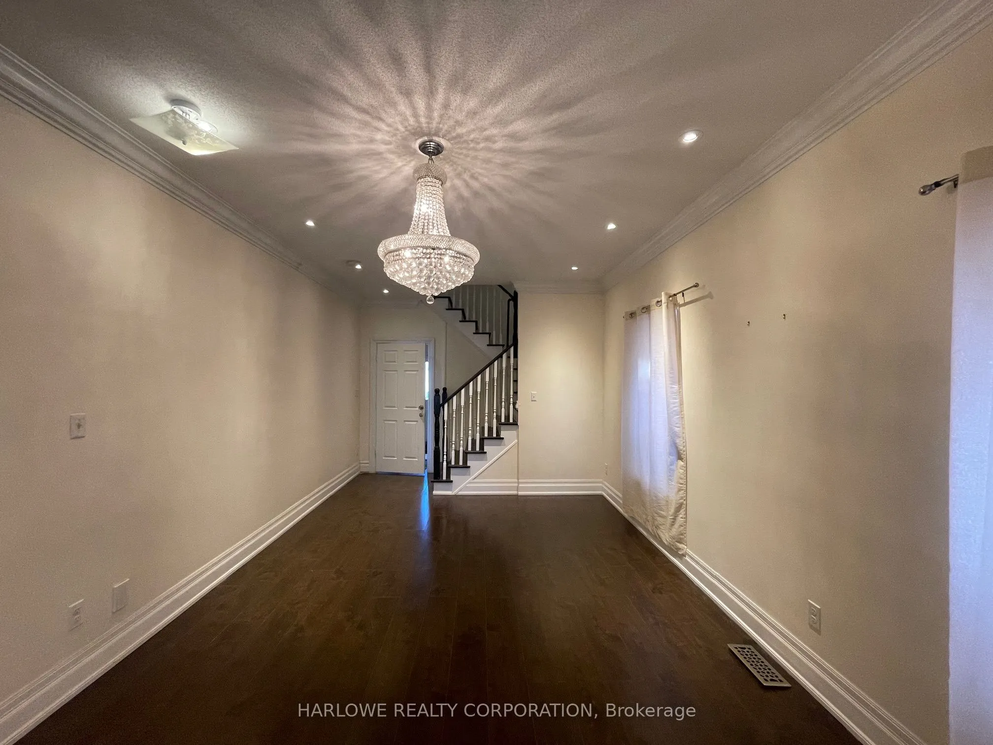 54 Travis Crescent, #Upper
