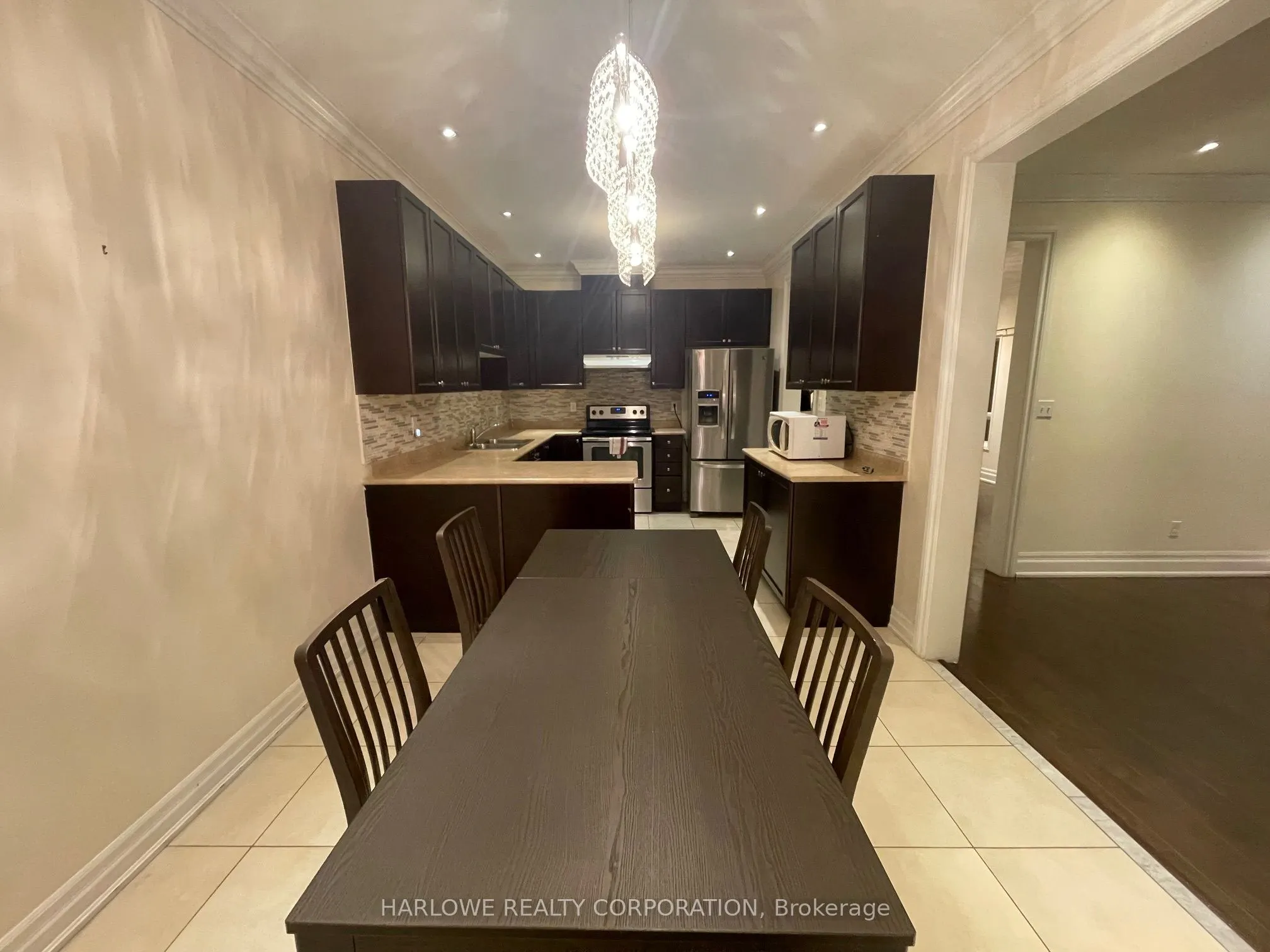 54 Travis Crescent, #Upper
