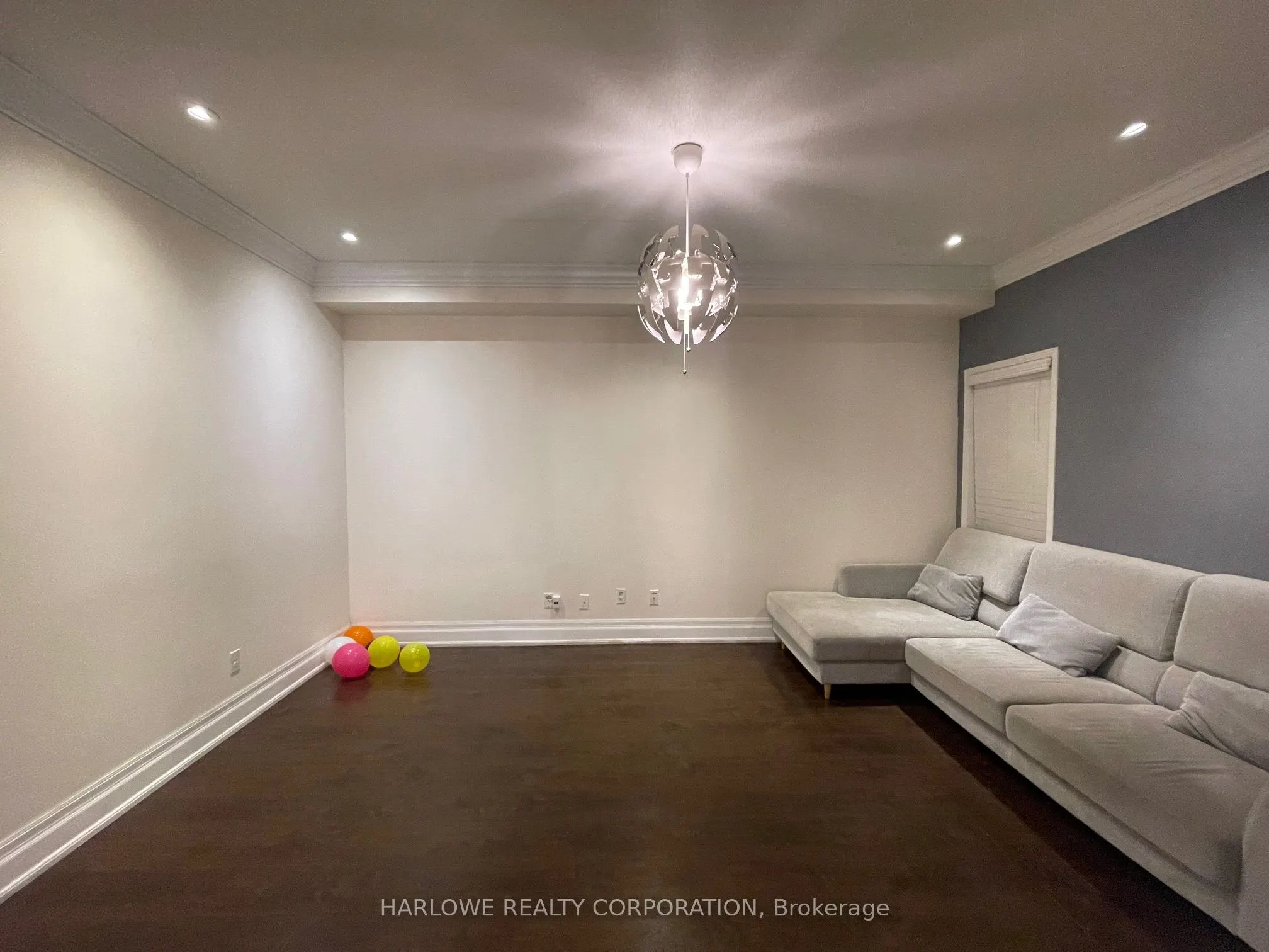 54 Travis Crescent, #Upper