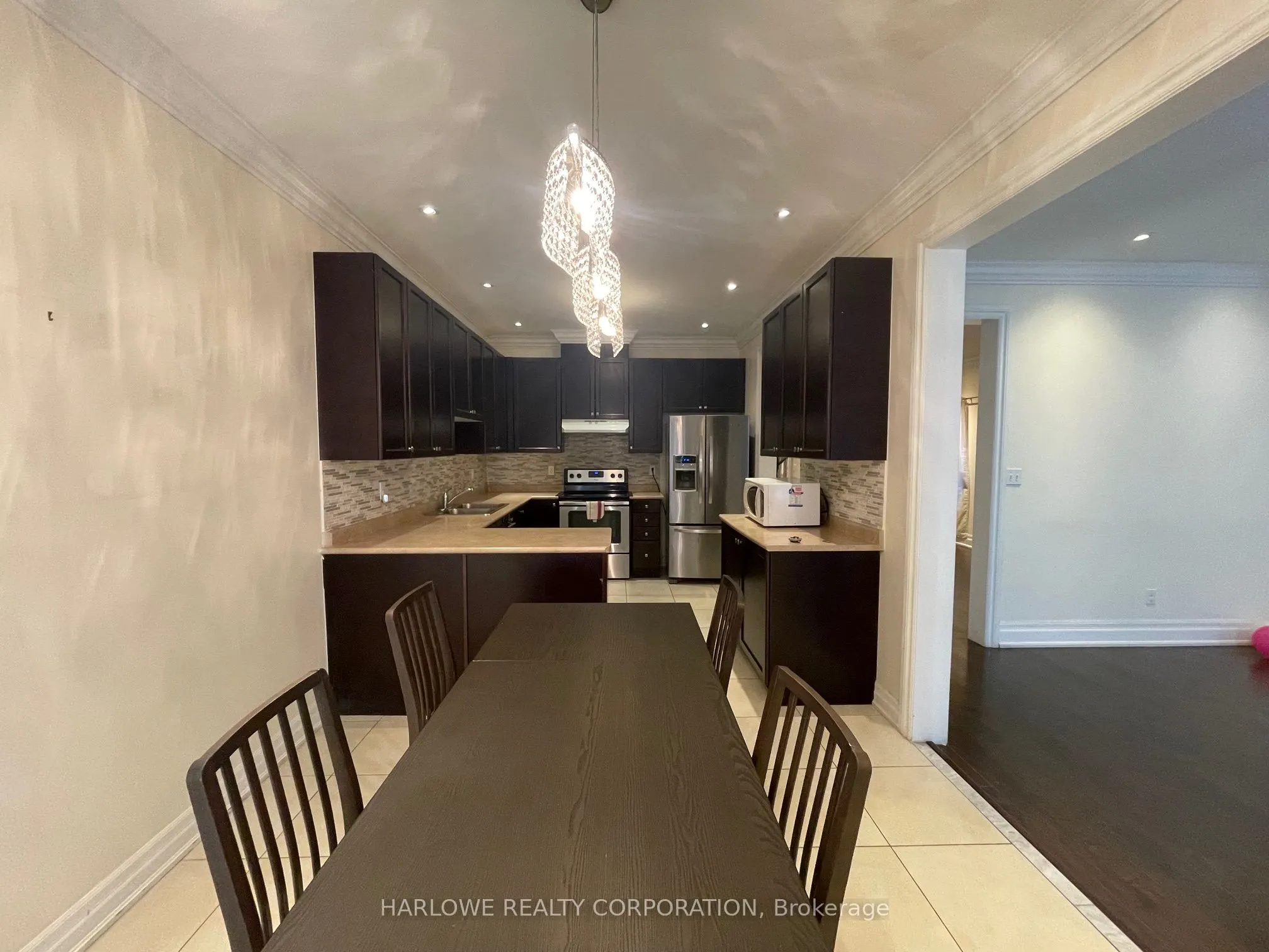 54 Travis Crescent, #Upper