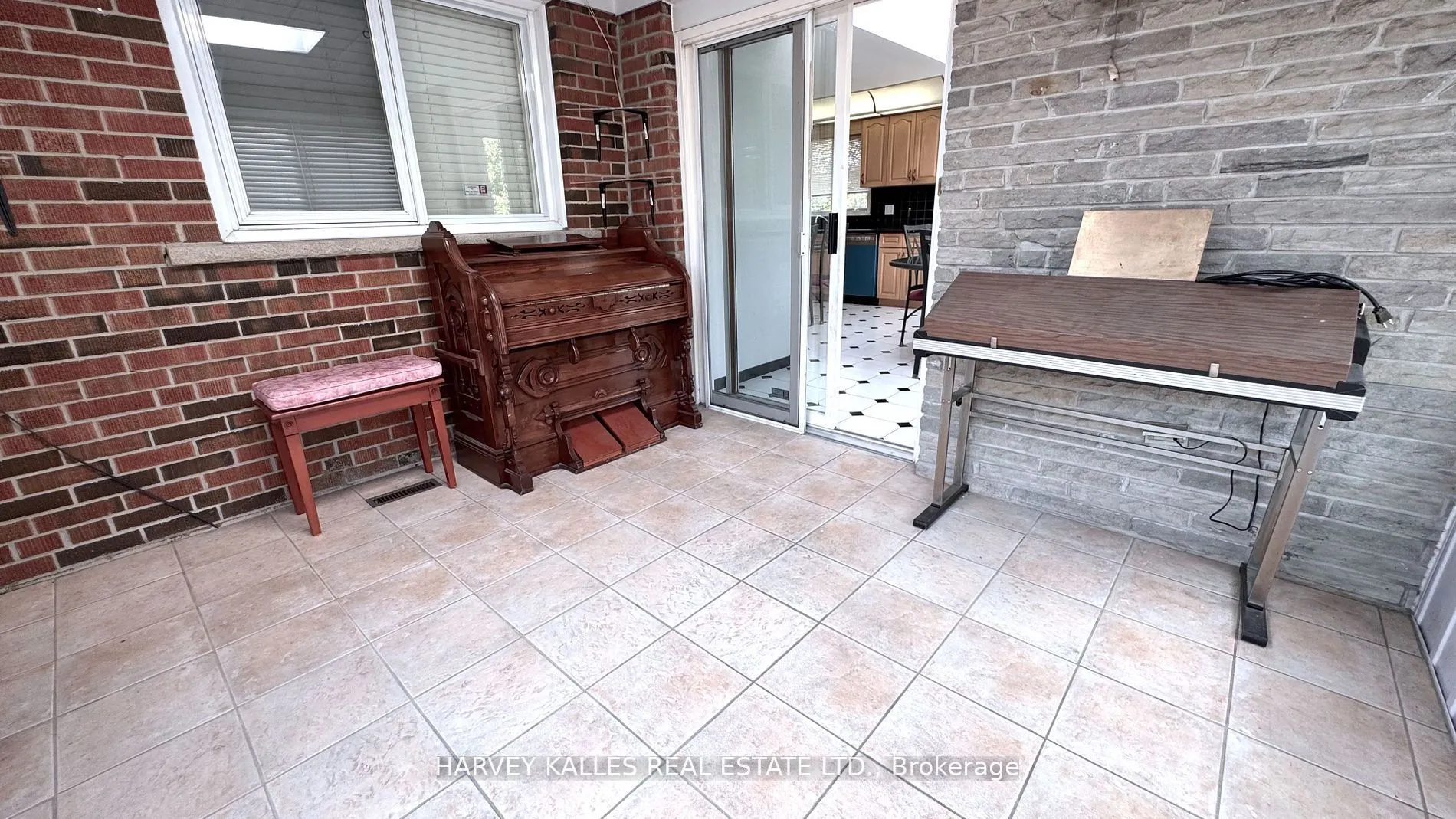 6 Raven Road, #Main floor