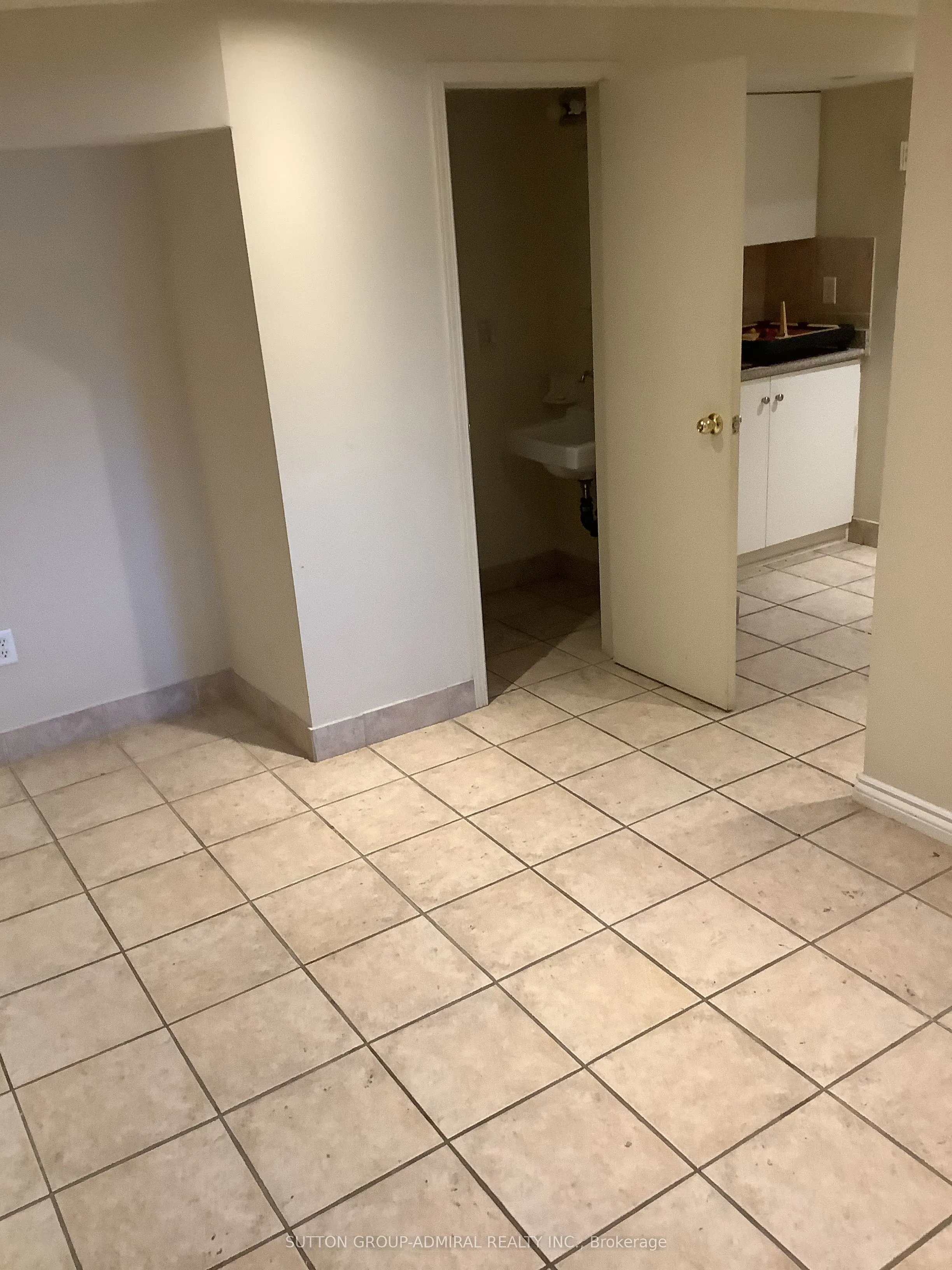 1634 Weston Road W