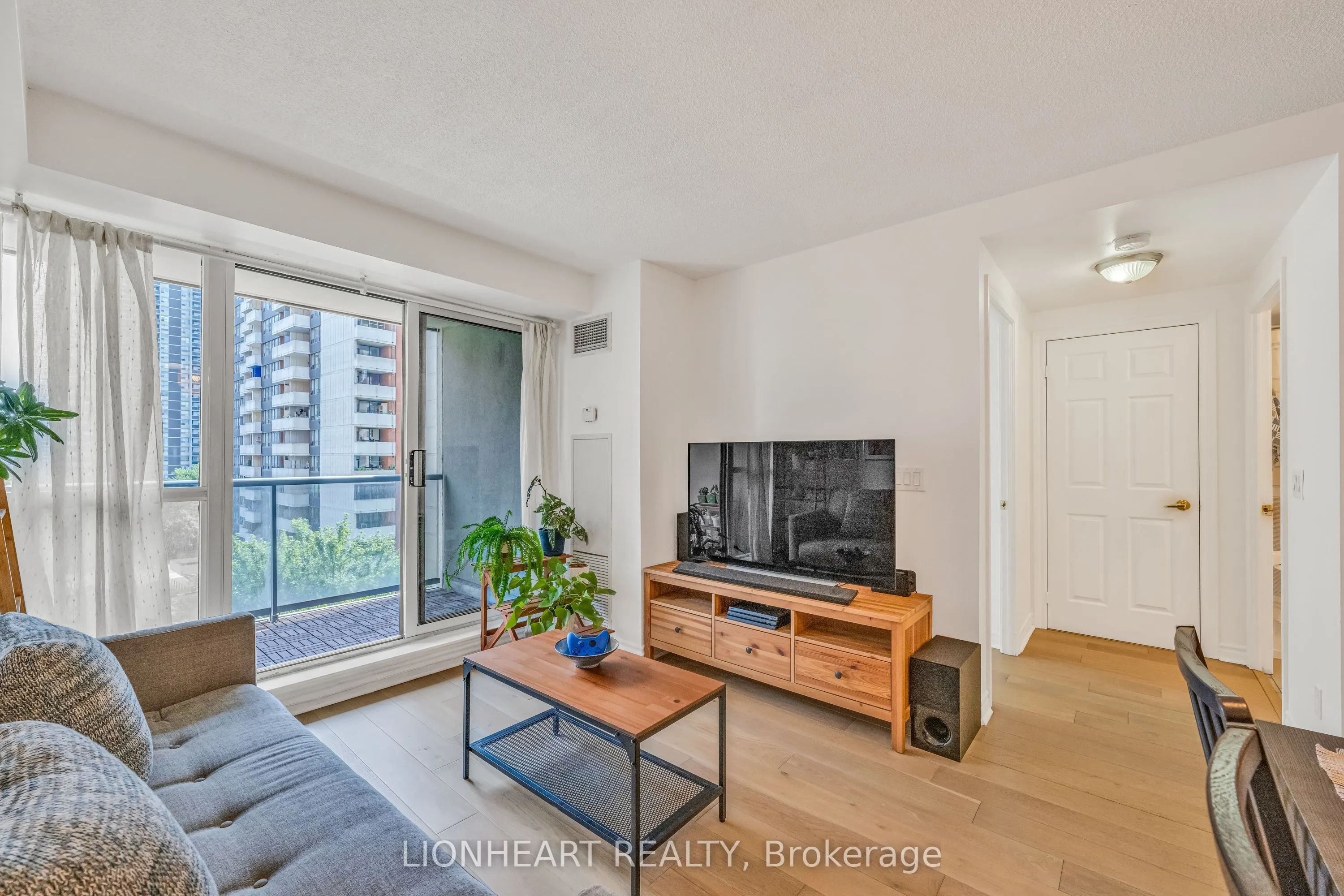 5 Michael Power Place, #709