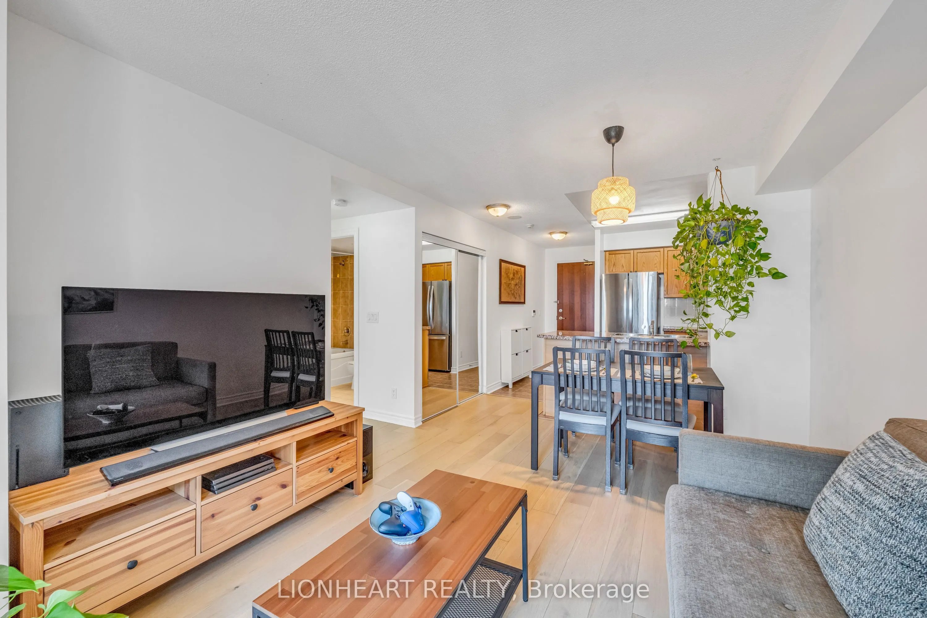 5 Michael Power Place, #709