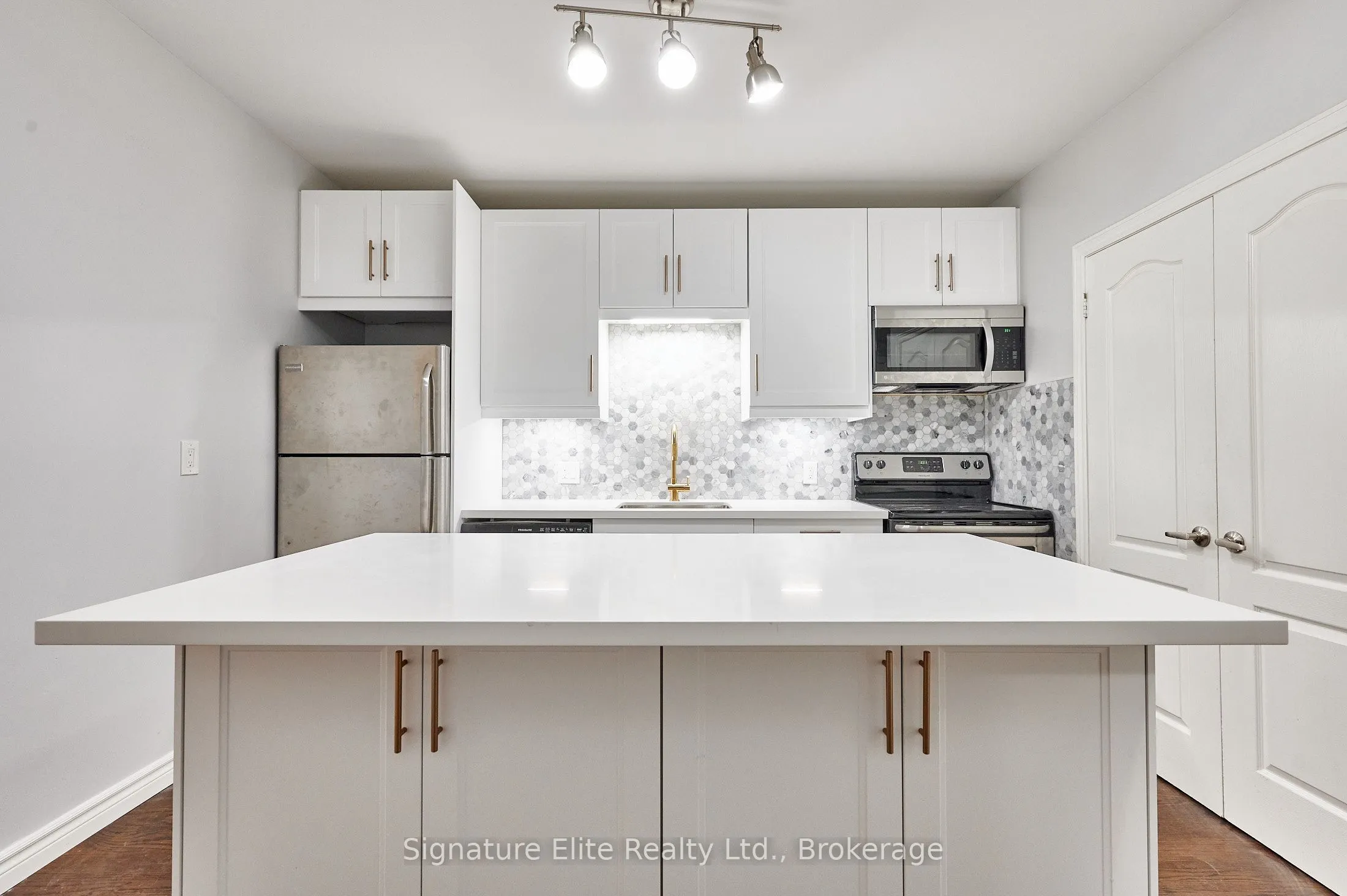 572 Runnymede Road, #1