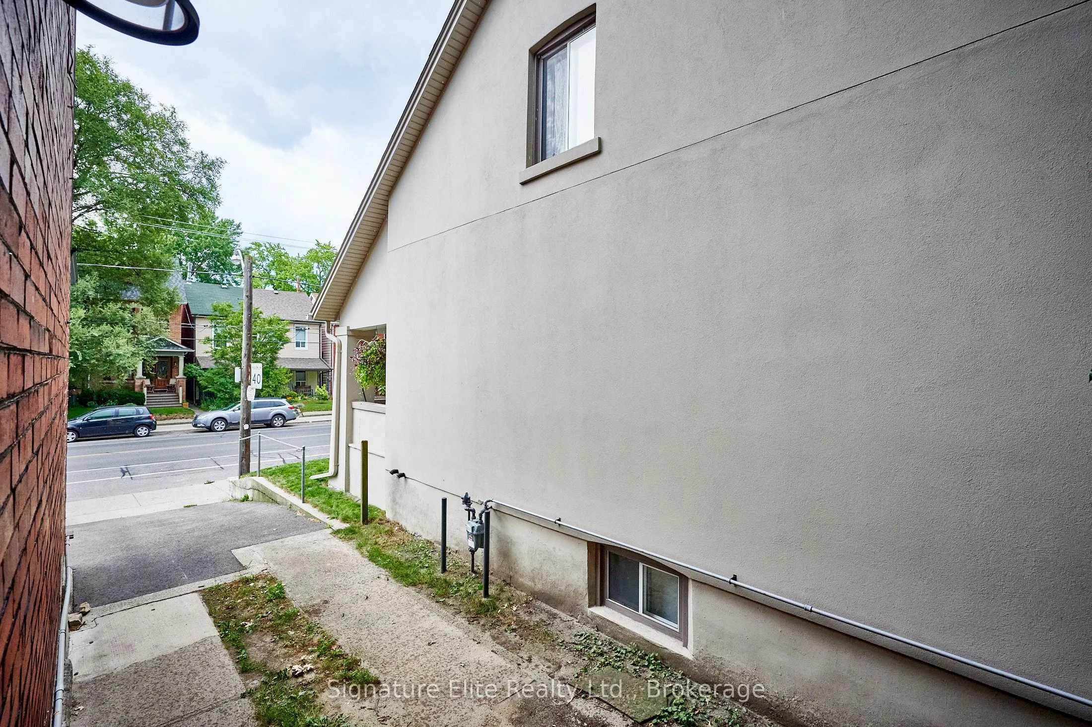 572 Runnymede Road, #1
