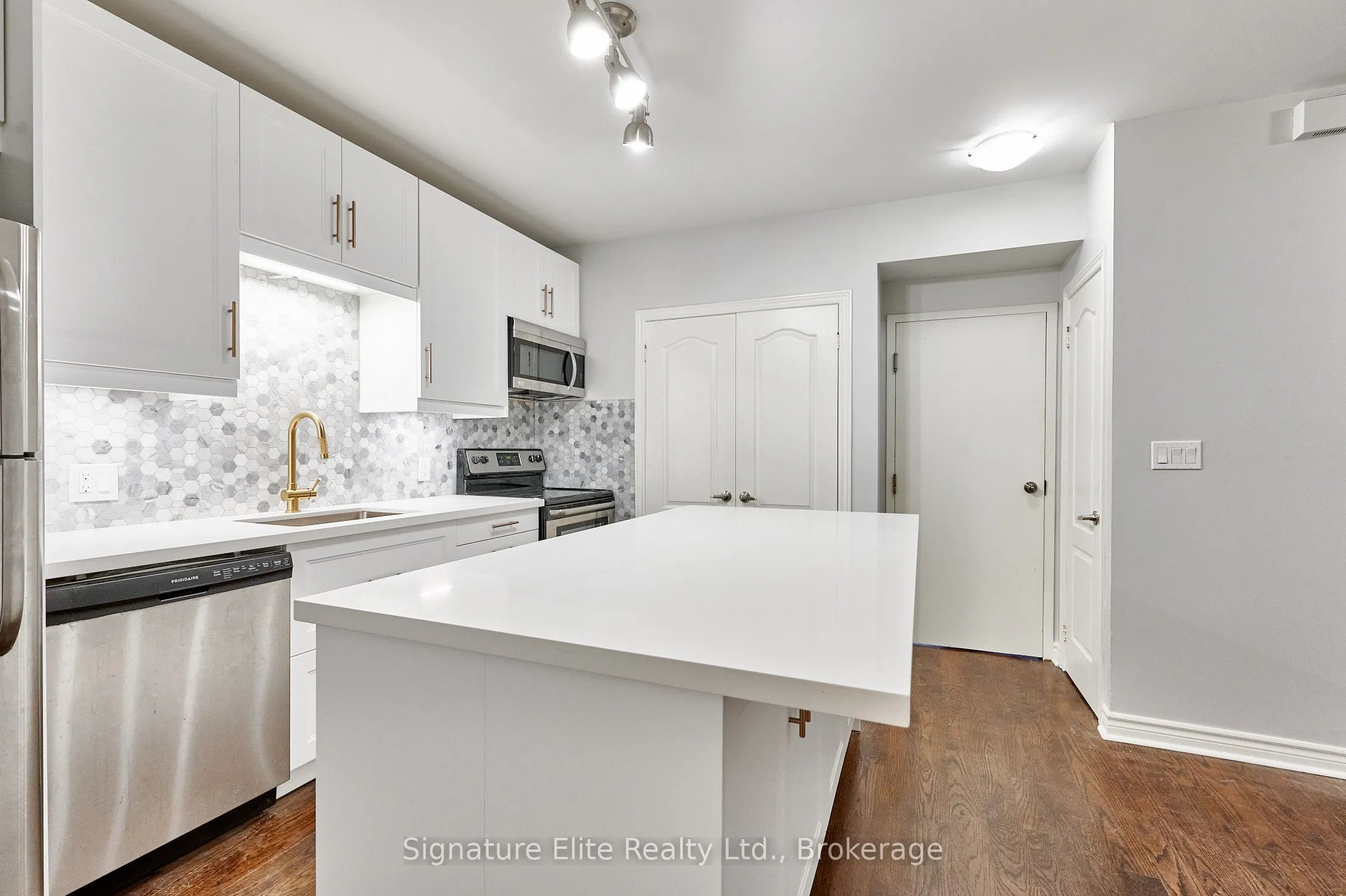572 Runnymede Road, #1