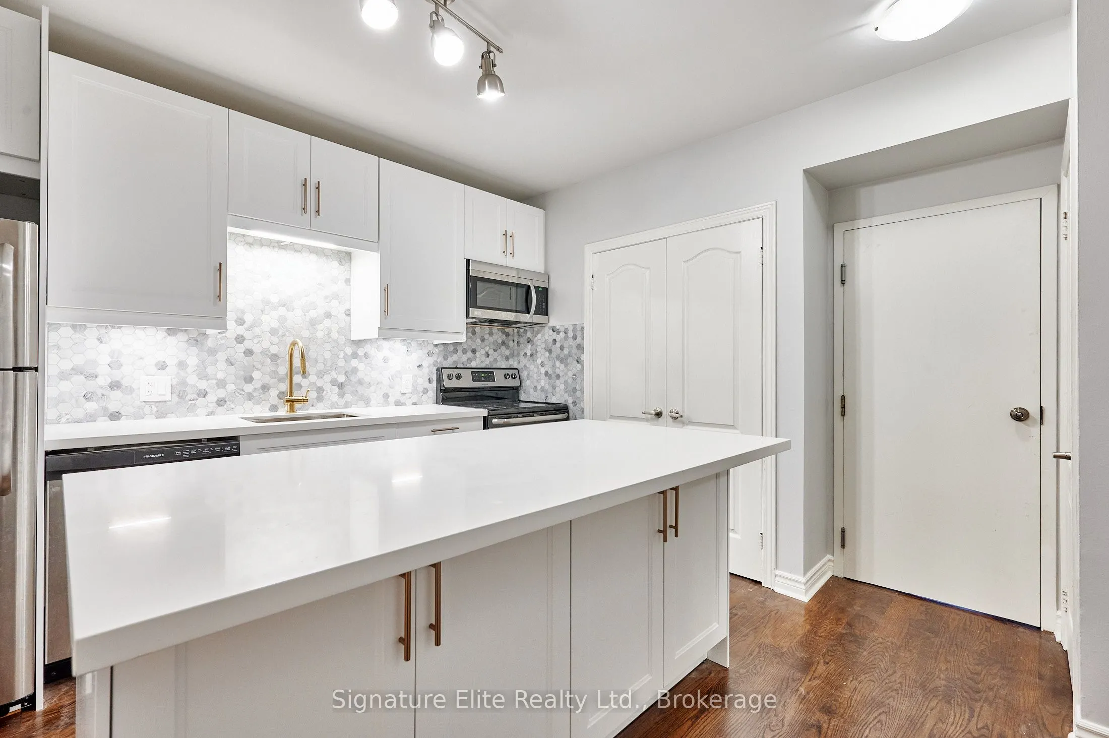 572 Runnymede Road, #1