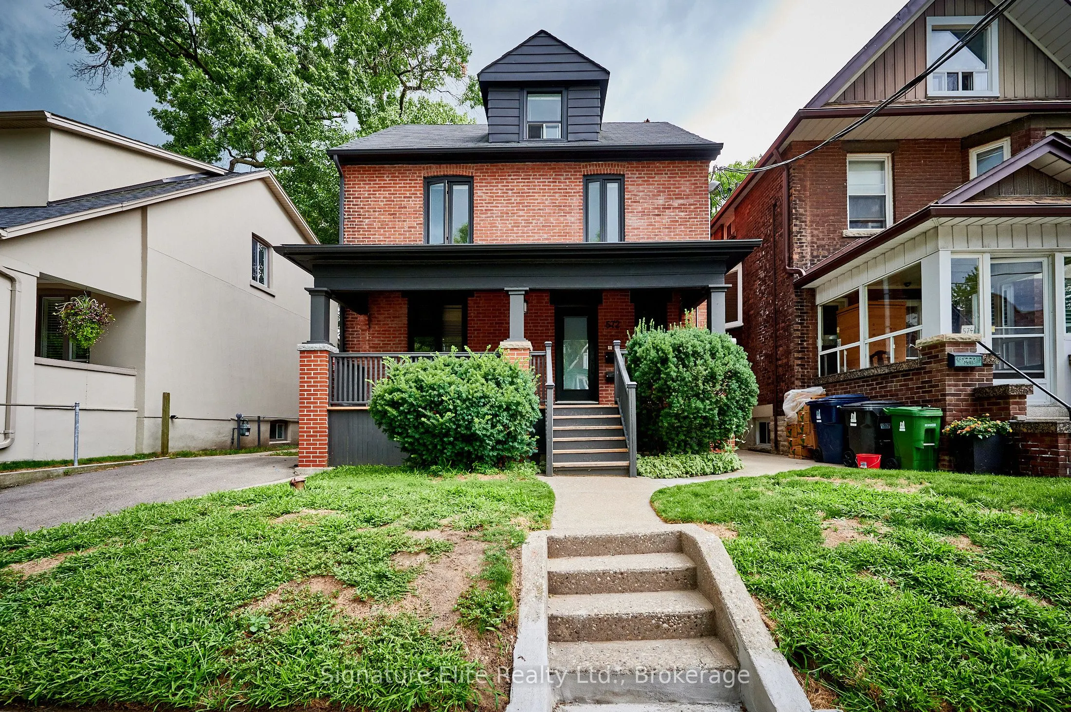 572 Runnymede Road, #1