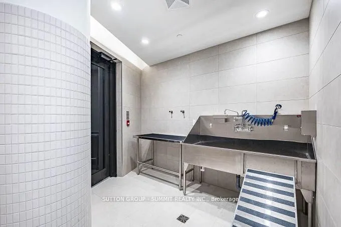 3006 William Cutmore Boulevard, #809