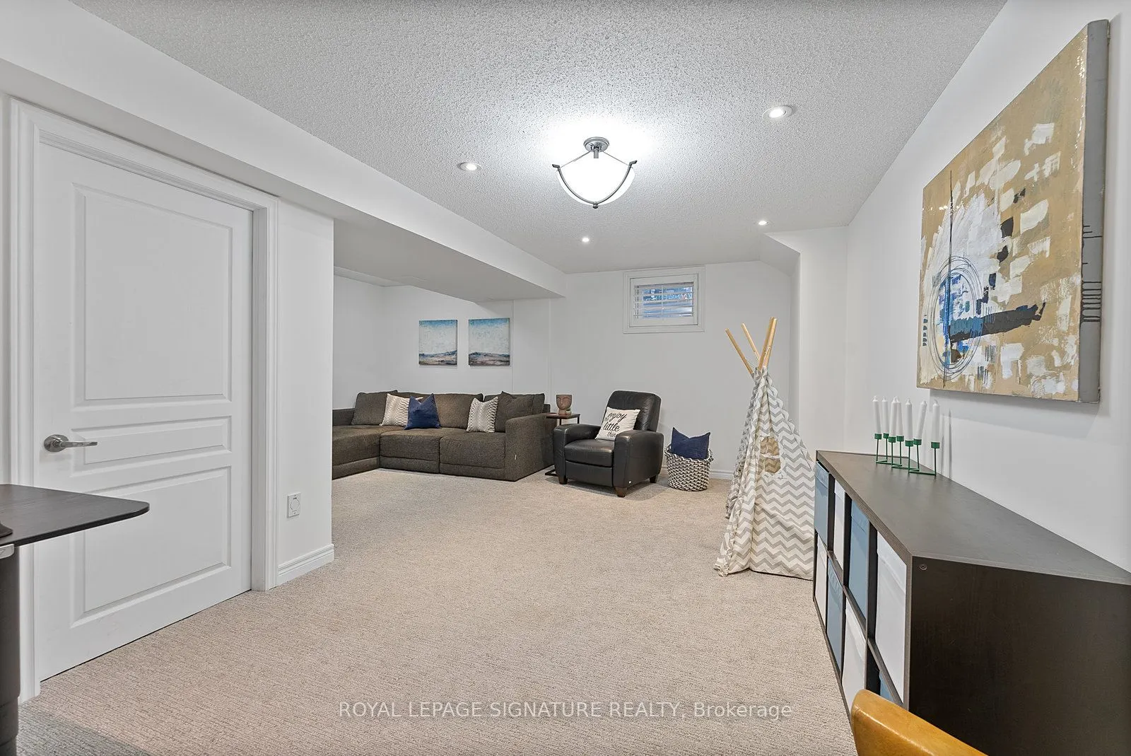 2410 Woodward Avenue, #27