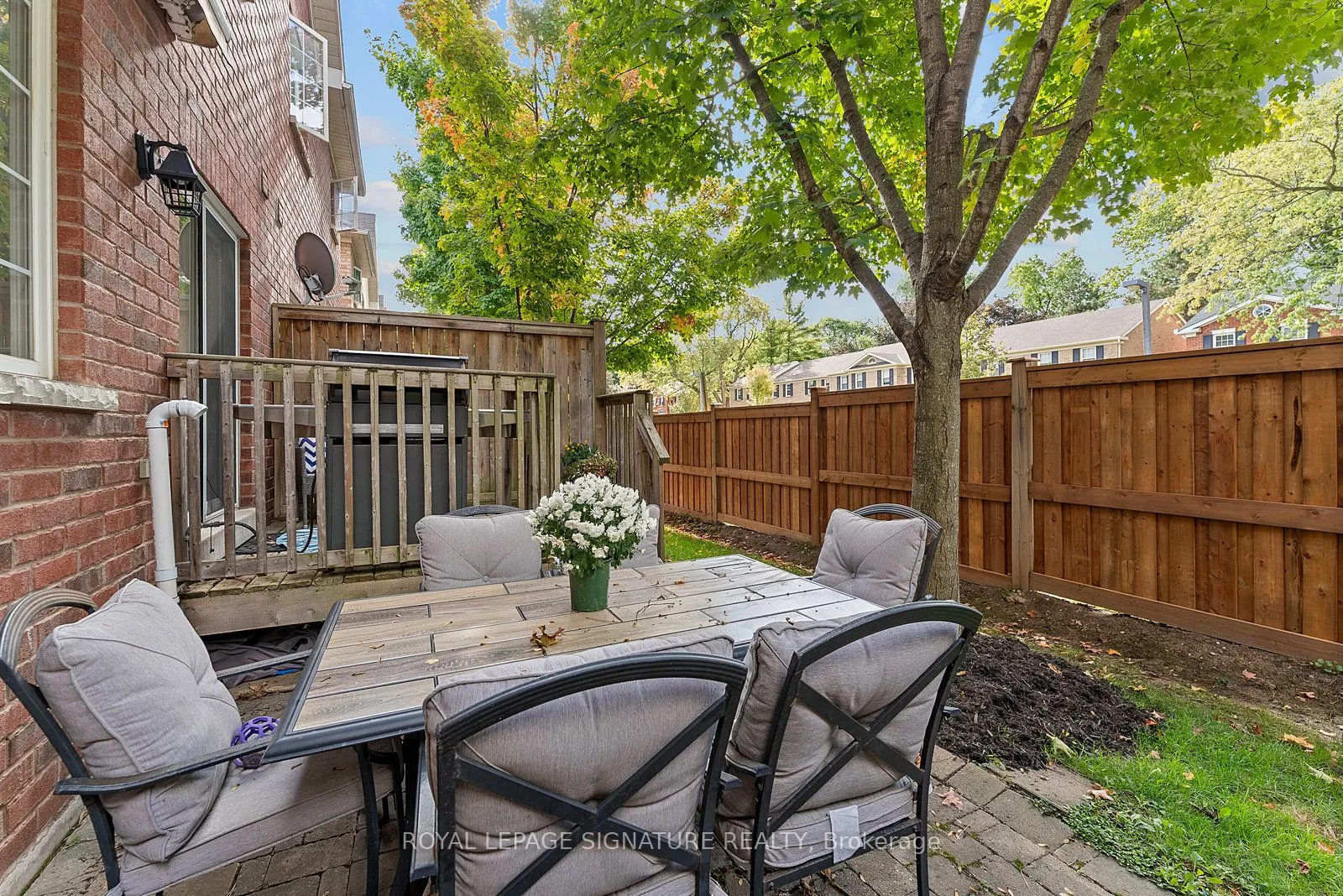 2410 Woodward Avenue, #27