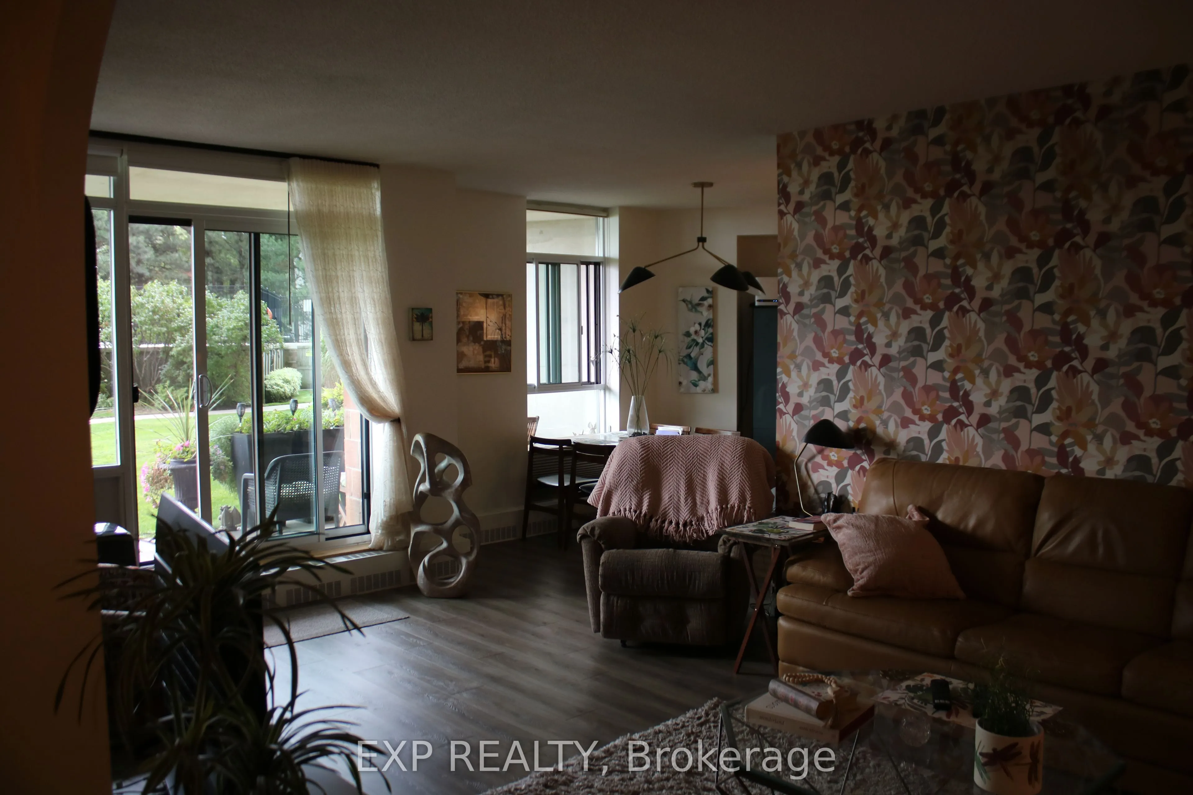 5250 Lakeshore Road, #104
