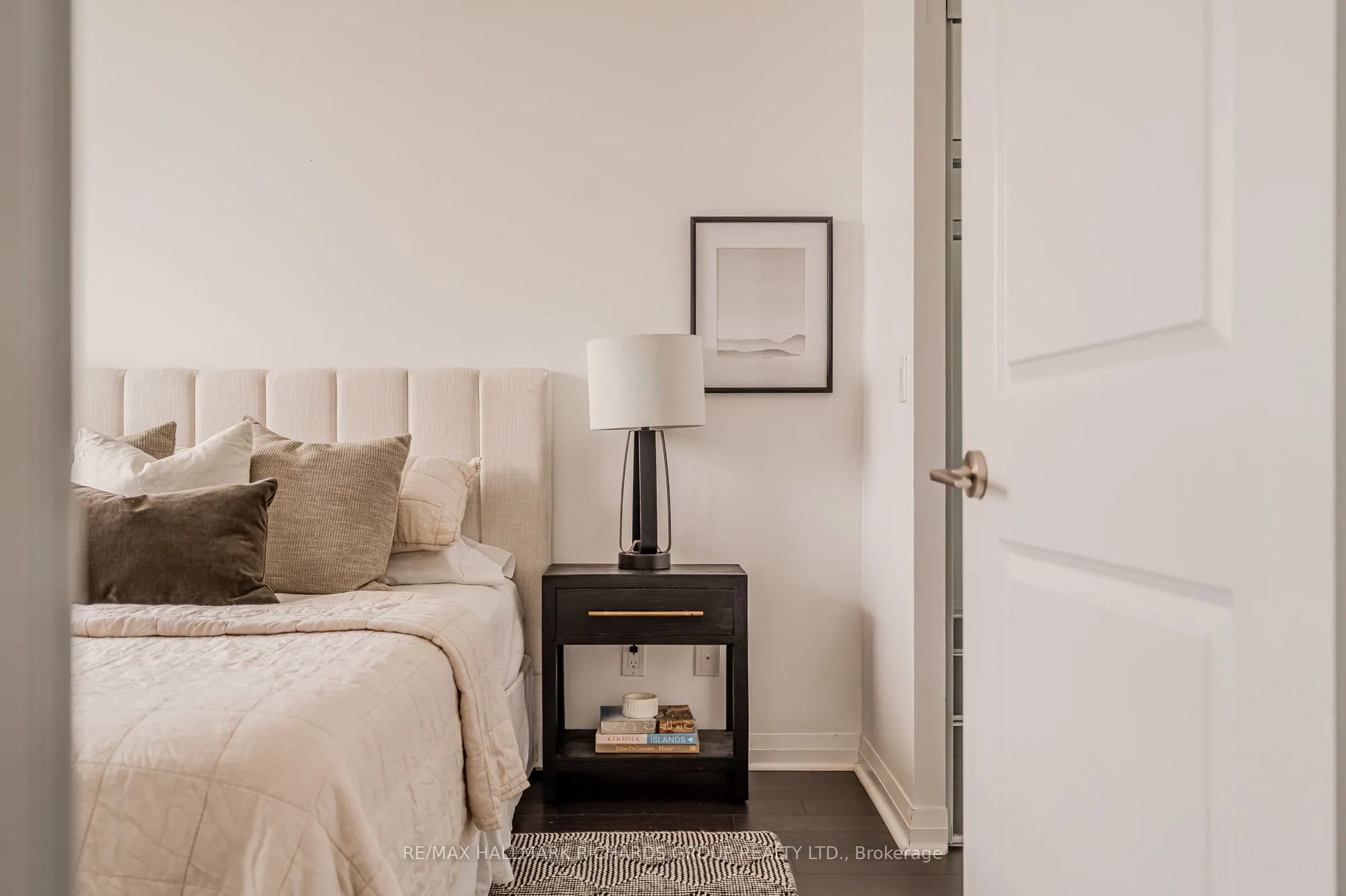 55 Eglinton Avenue W, #708