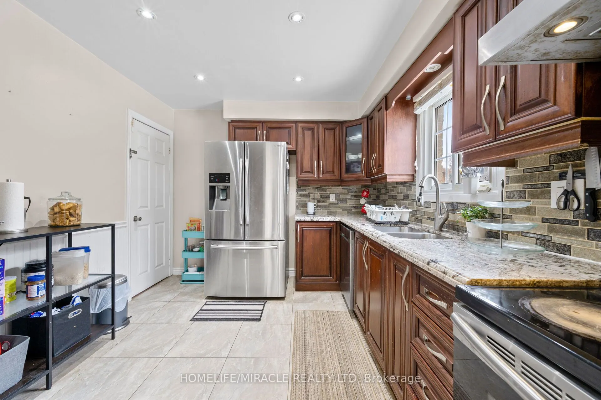 3124 Patrick Crescent