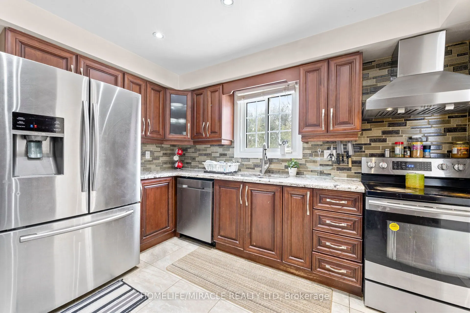 3124 Patrick Crescent