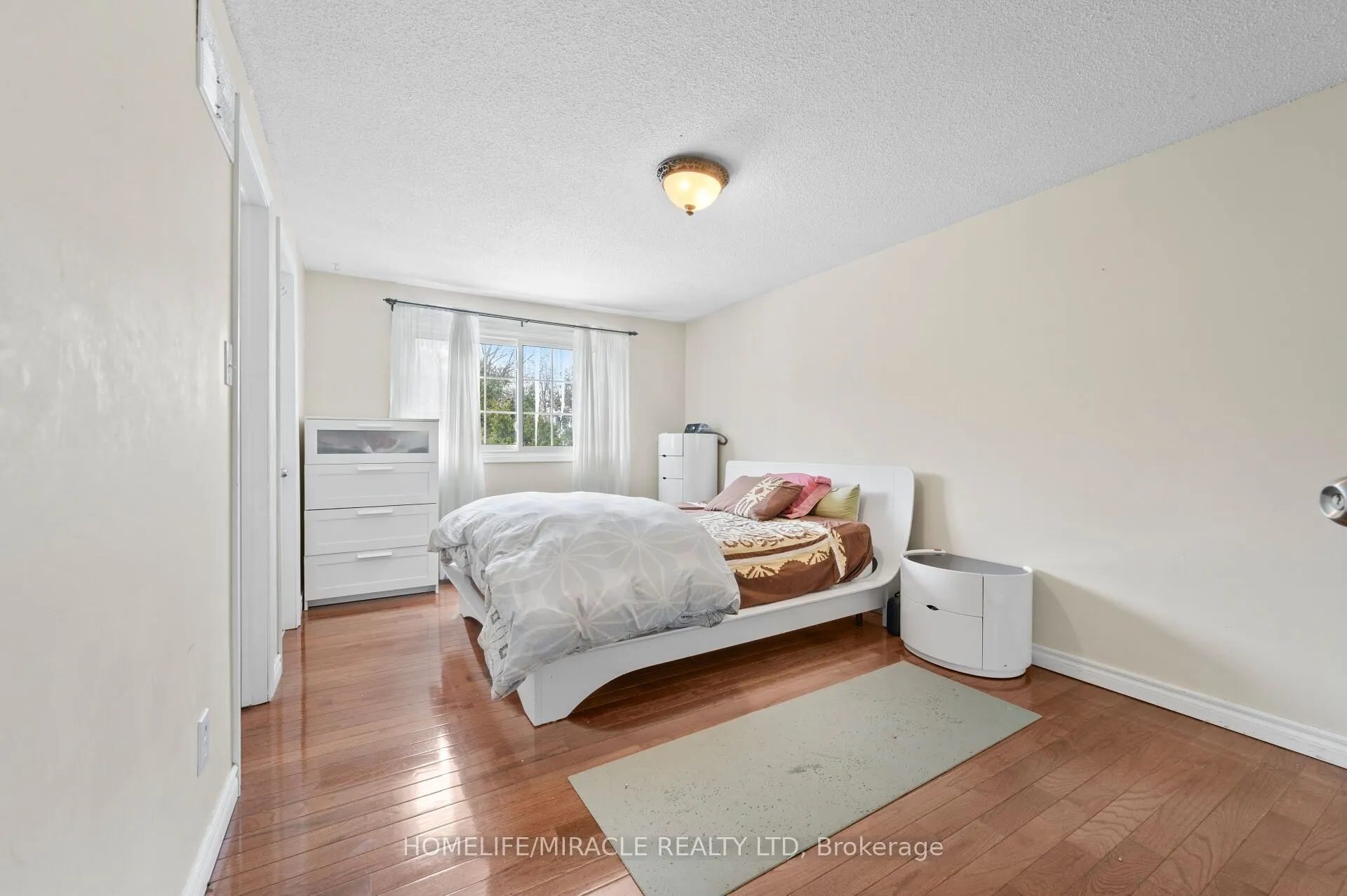 3124 Patrick Crescent