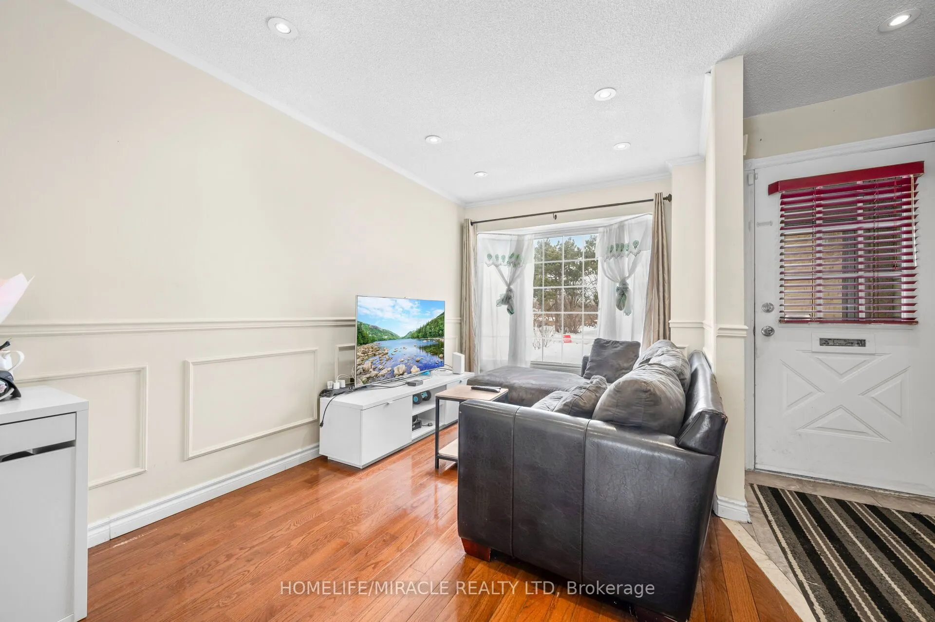 3124 Patrick Crescent
